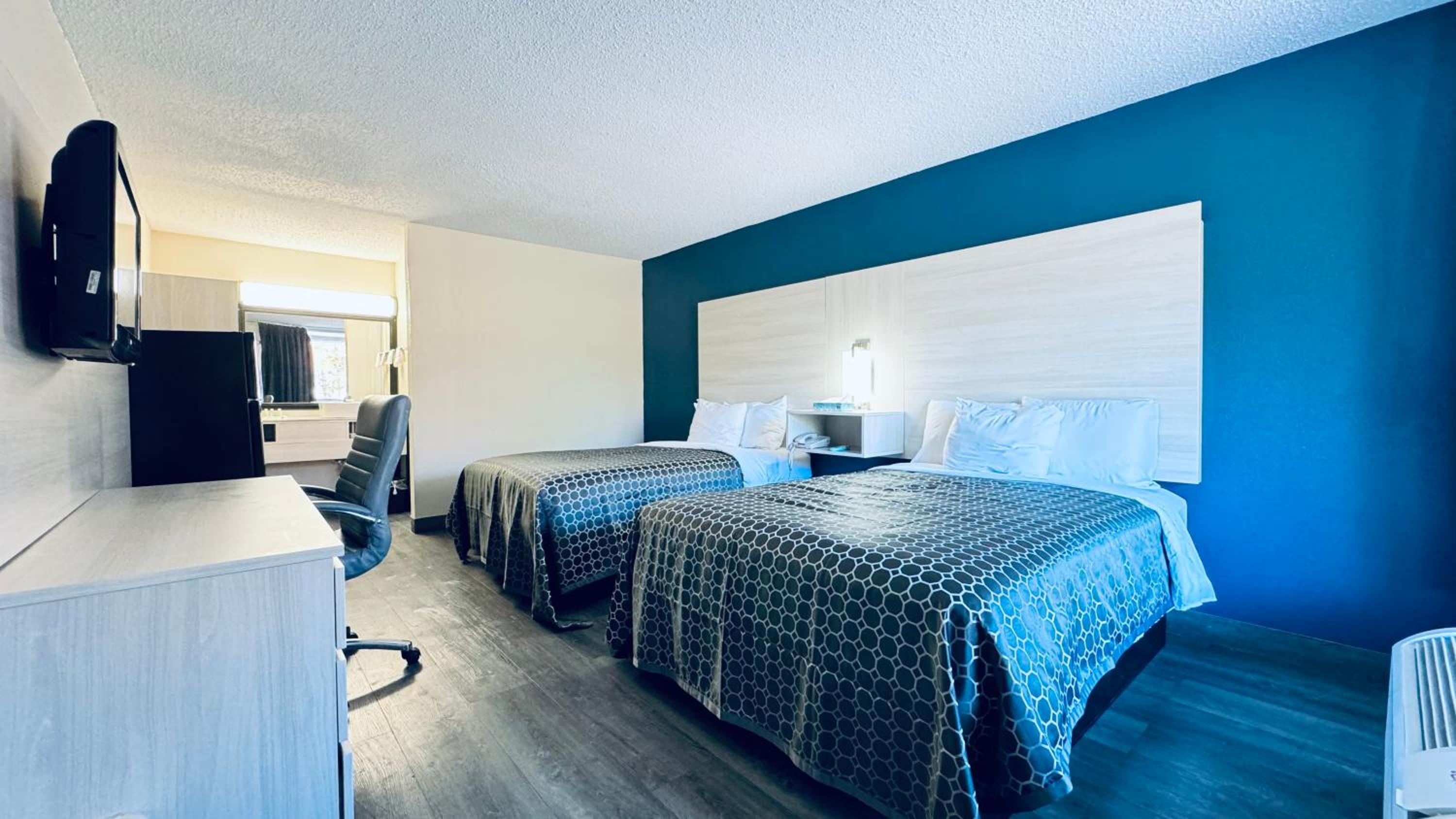 Double Room with Two Double Beds - Non-Smoking - Photo 1