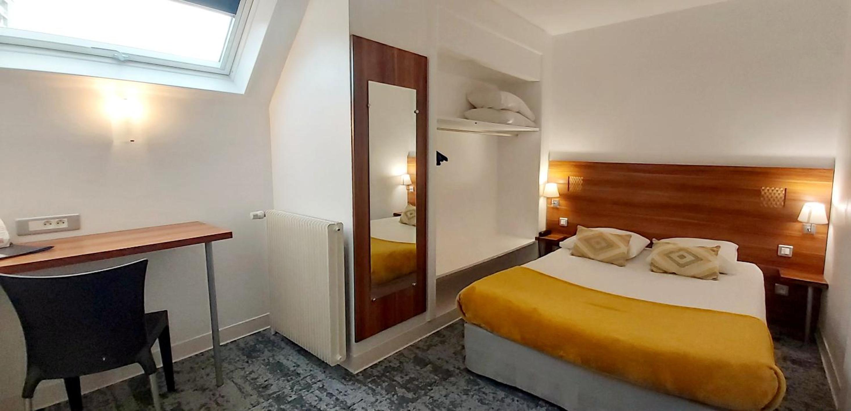 Standard Double Room - Photo 4
