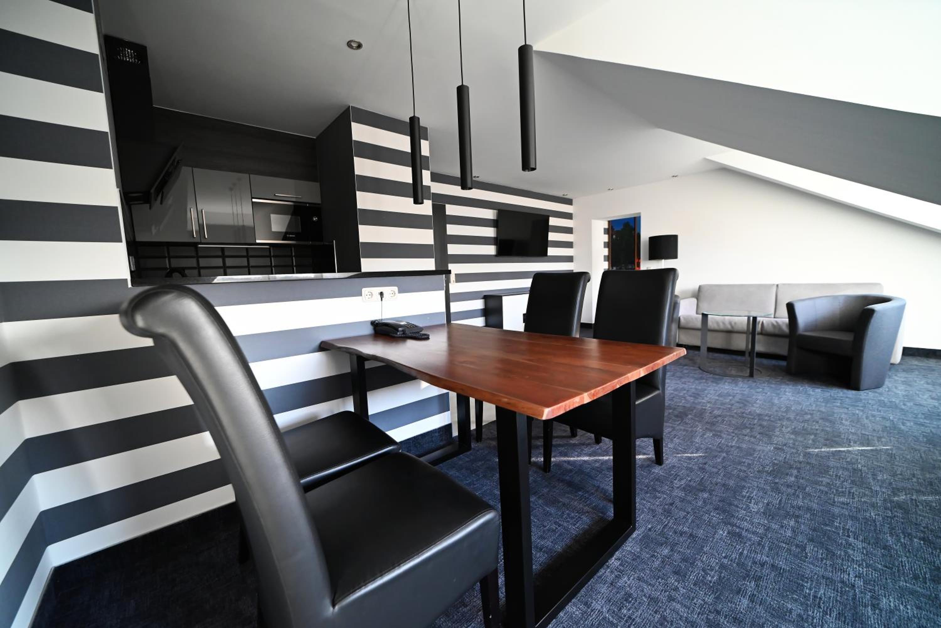 Apartment - Photo 2