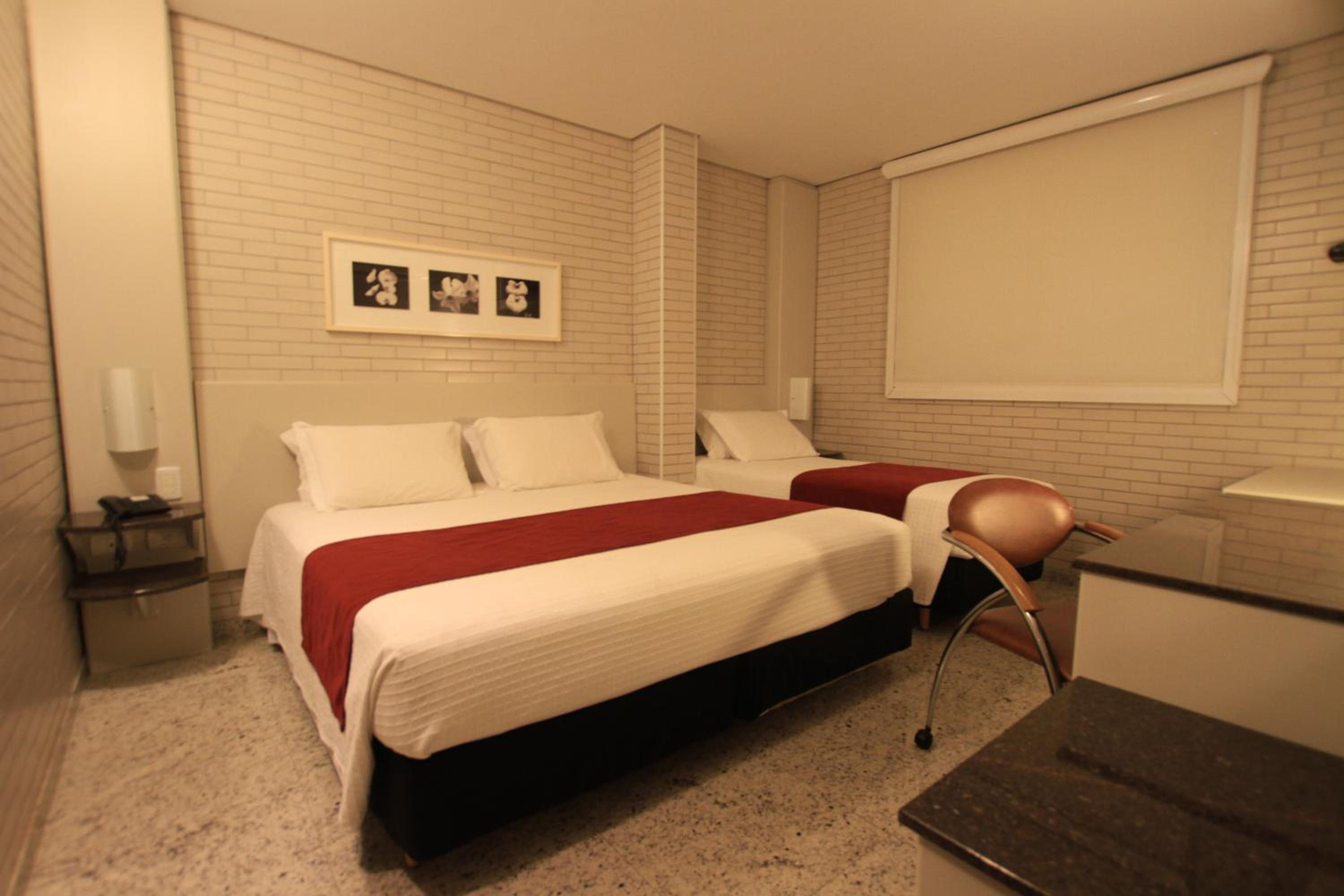 Hotel Confiance Batel — Deluxe Triple Room