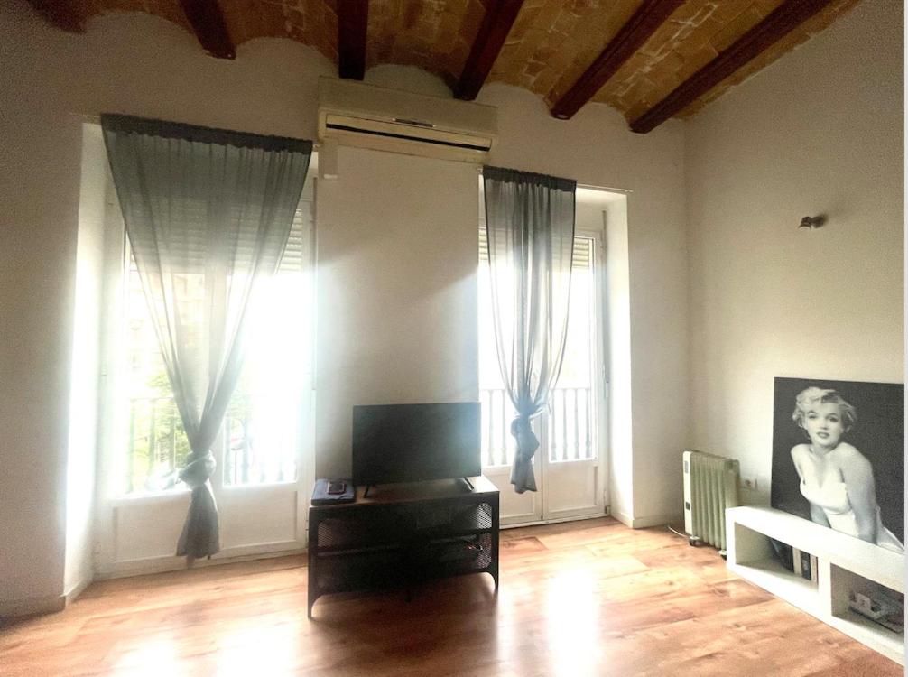 Apartamento con Balcón