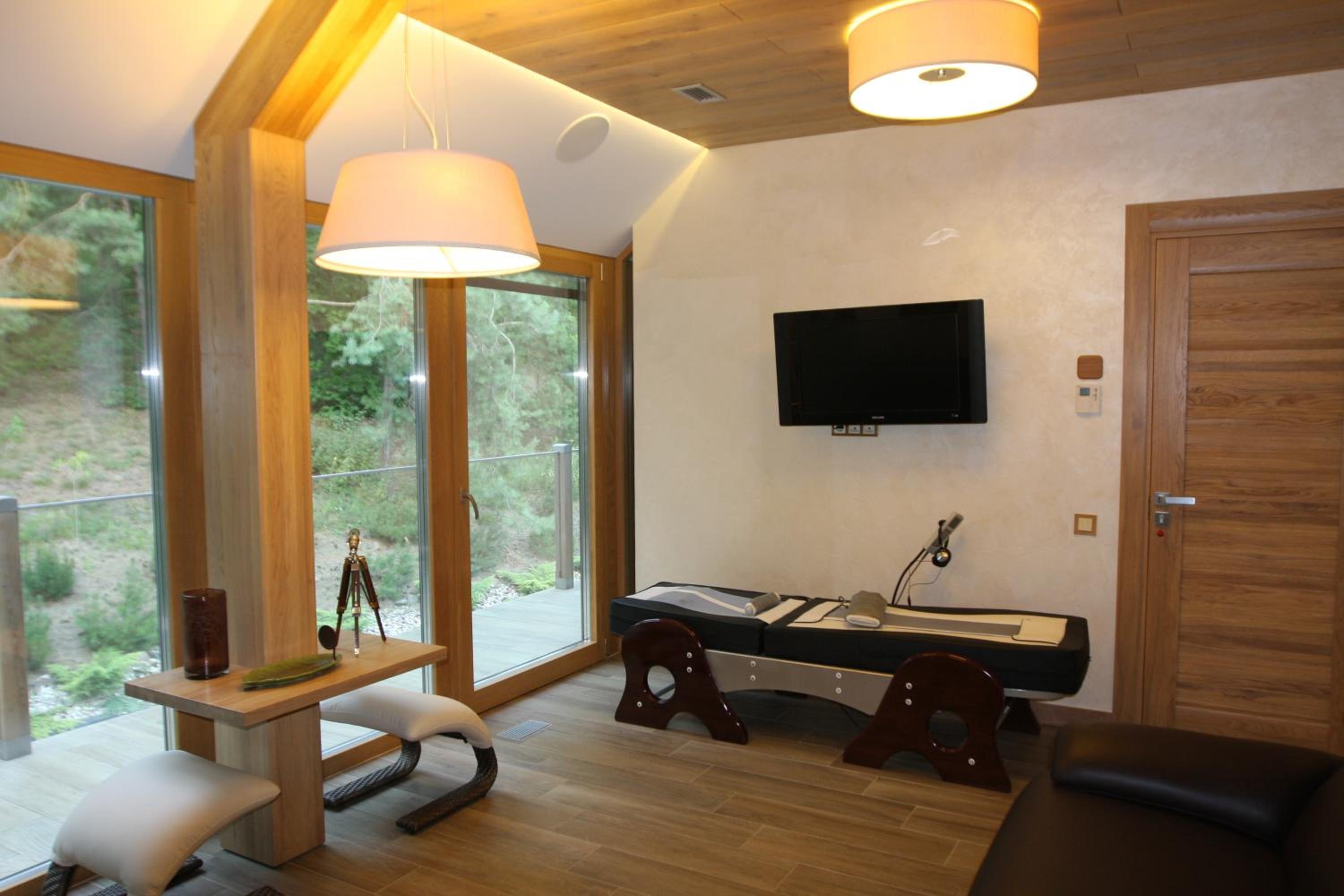 Apartment with Terrace - Photo 6
