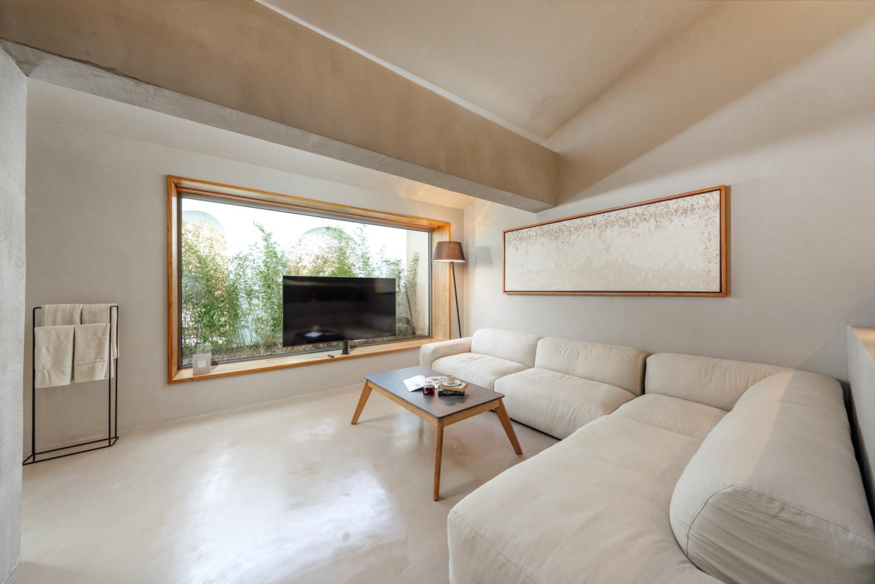Superior King Room - Photo 4