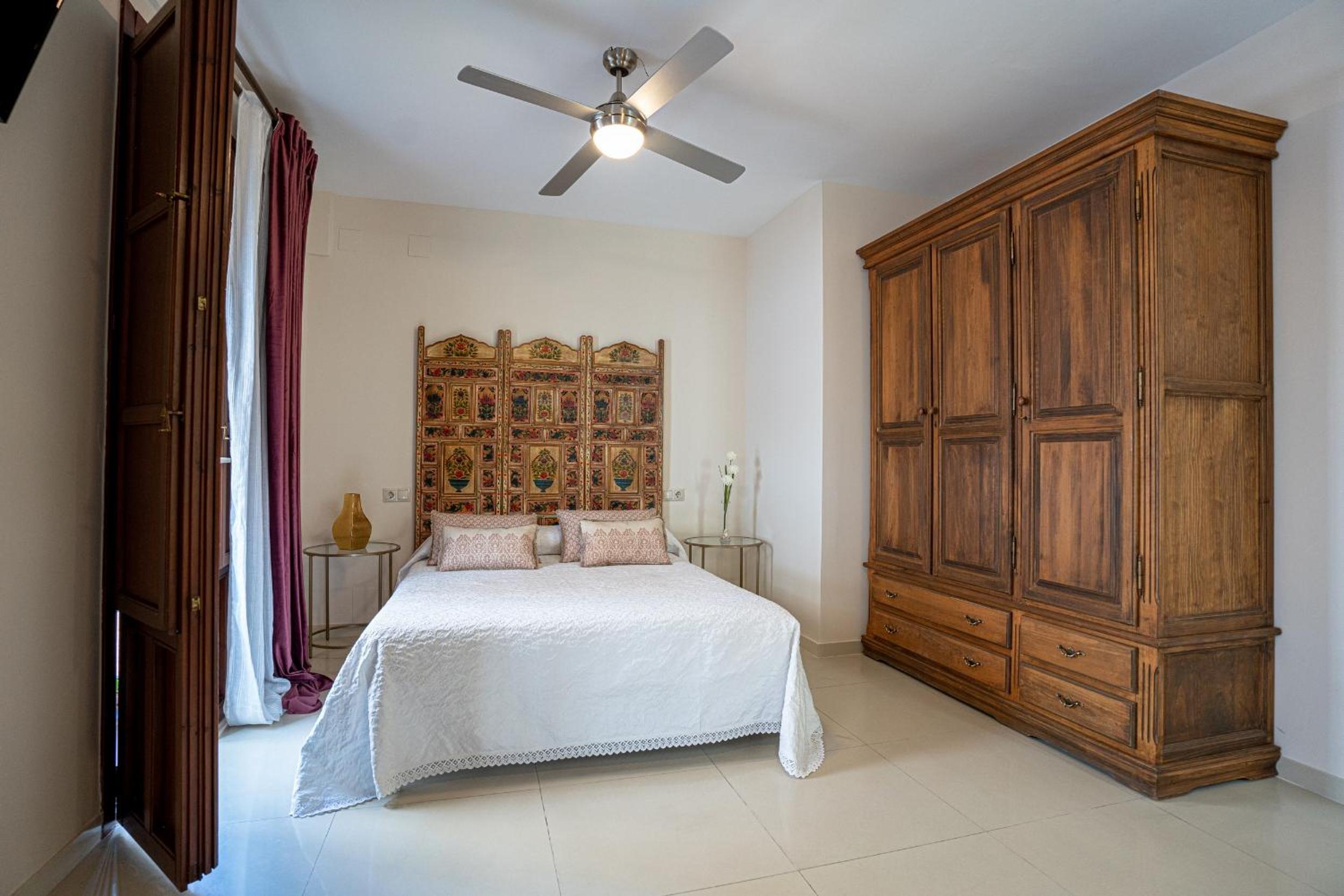 Two-Bedroom House - Photo 19