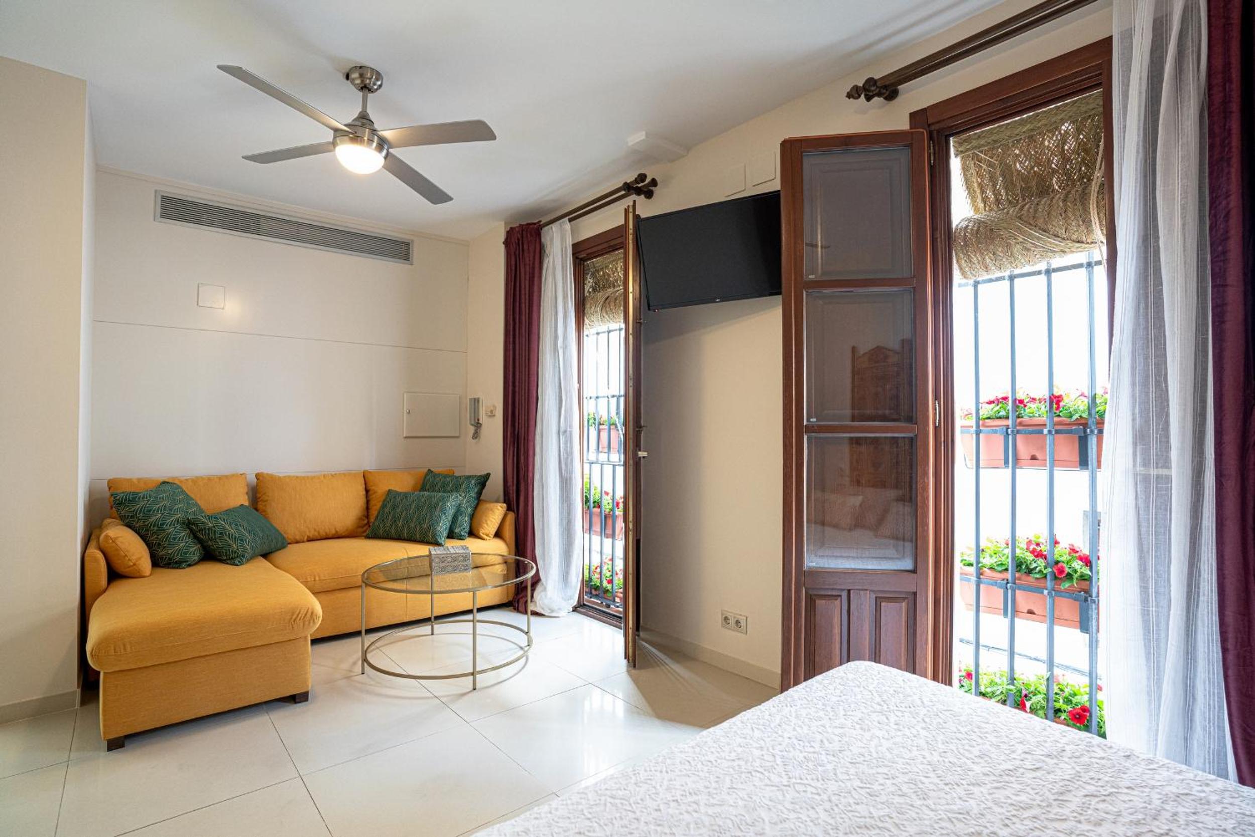 Two-Bedroom House - Photo 24