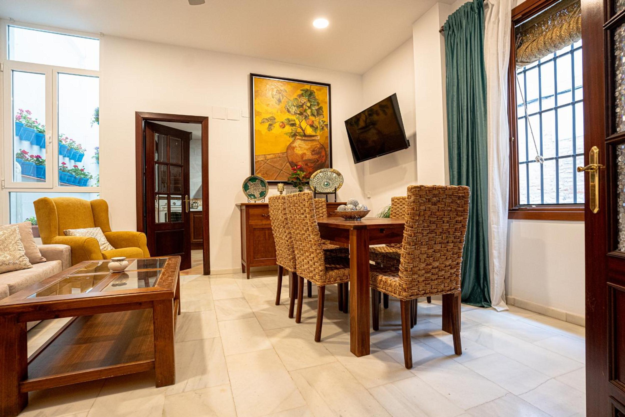 Two-Bedroom House - Photo 32