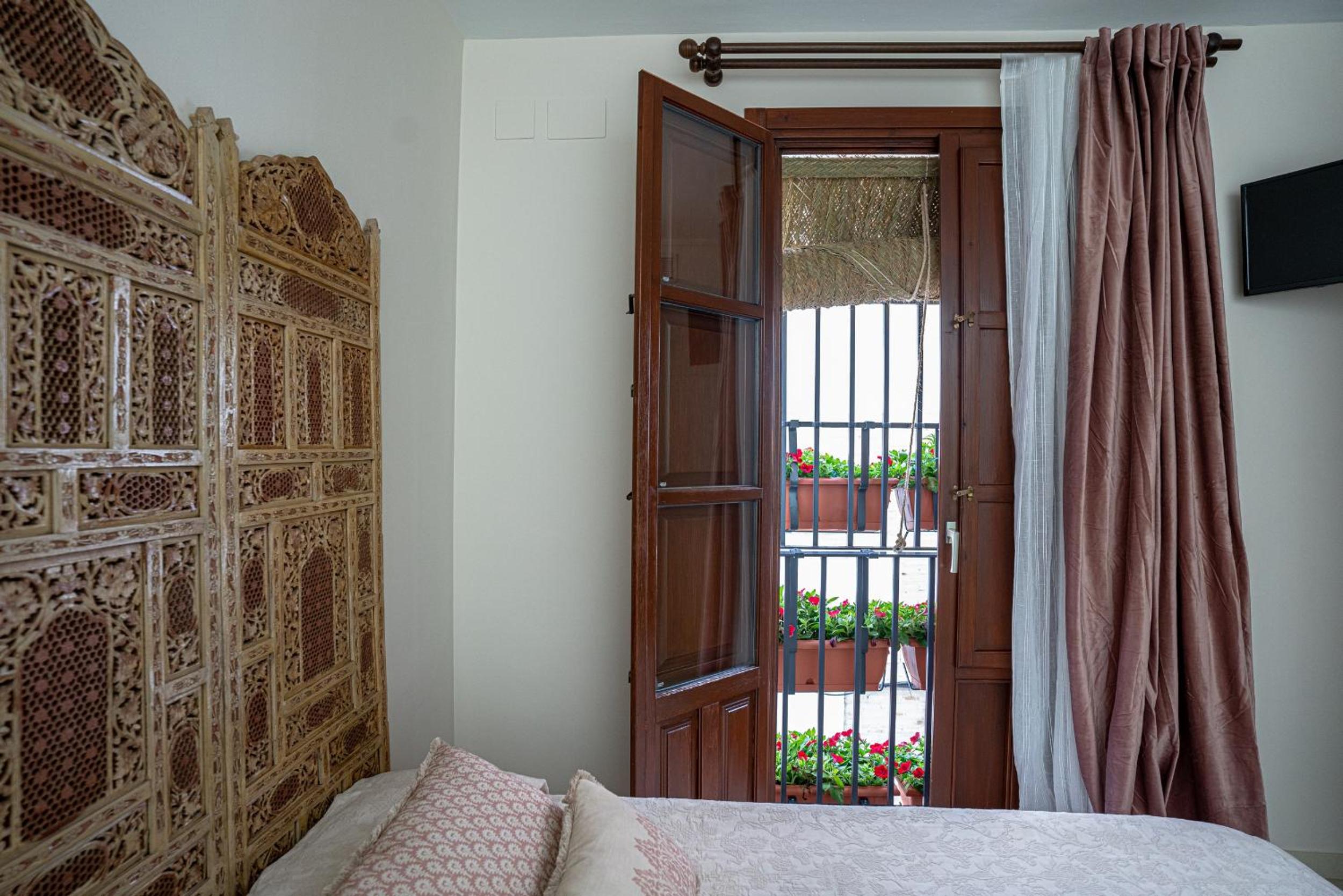 Two-Bedroom House - Photo 33