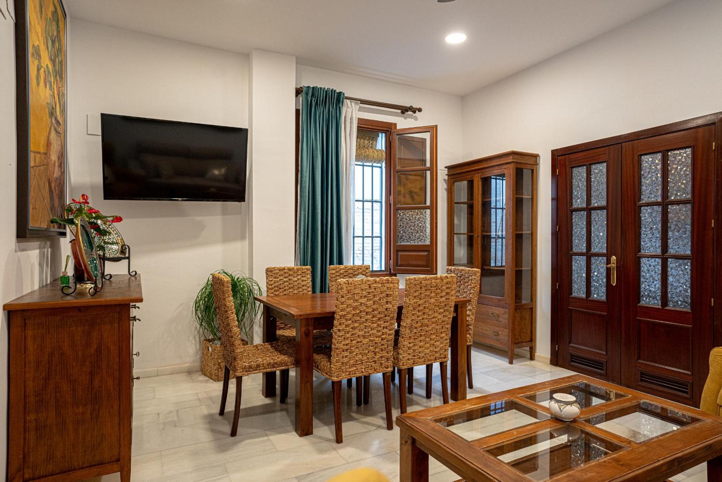 Two-Bedroom House - Photo 40