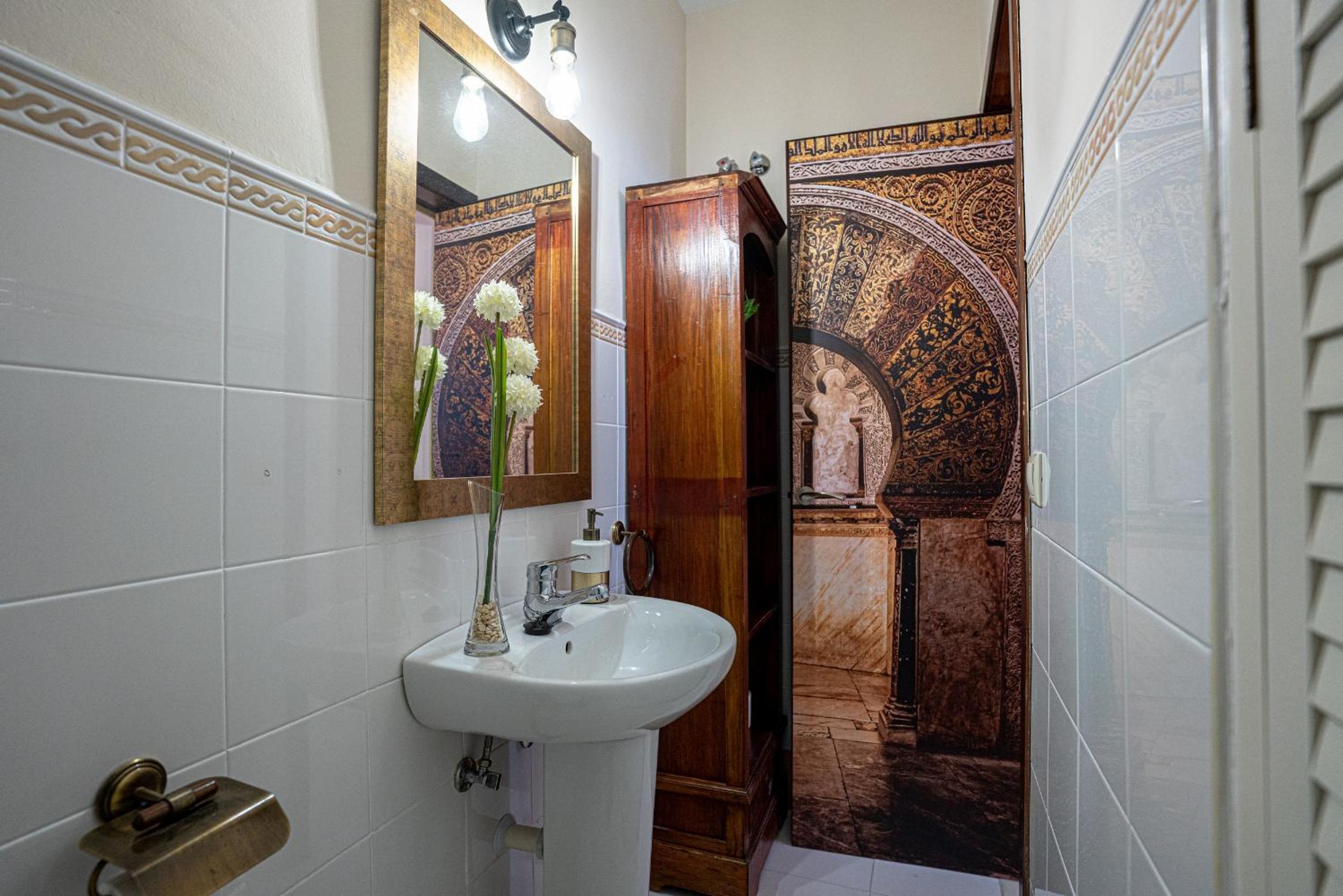 Two-Bedroom House - Photo 42