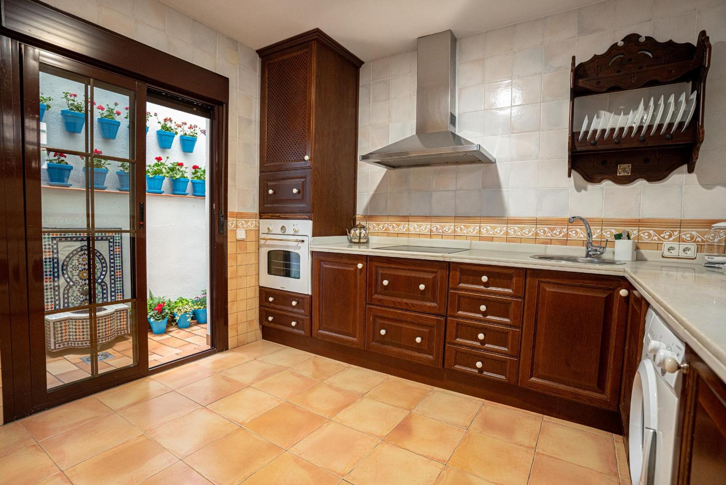 Two-Bedroom House - Photo 45
