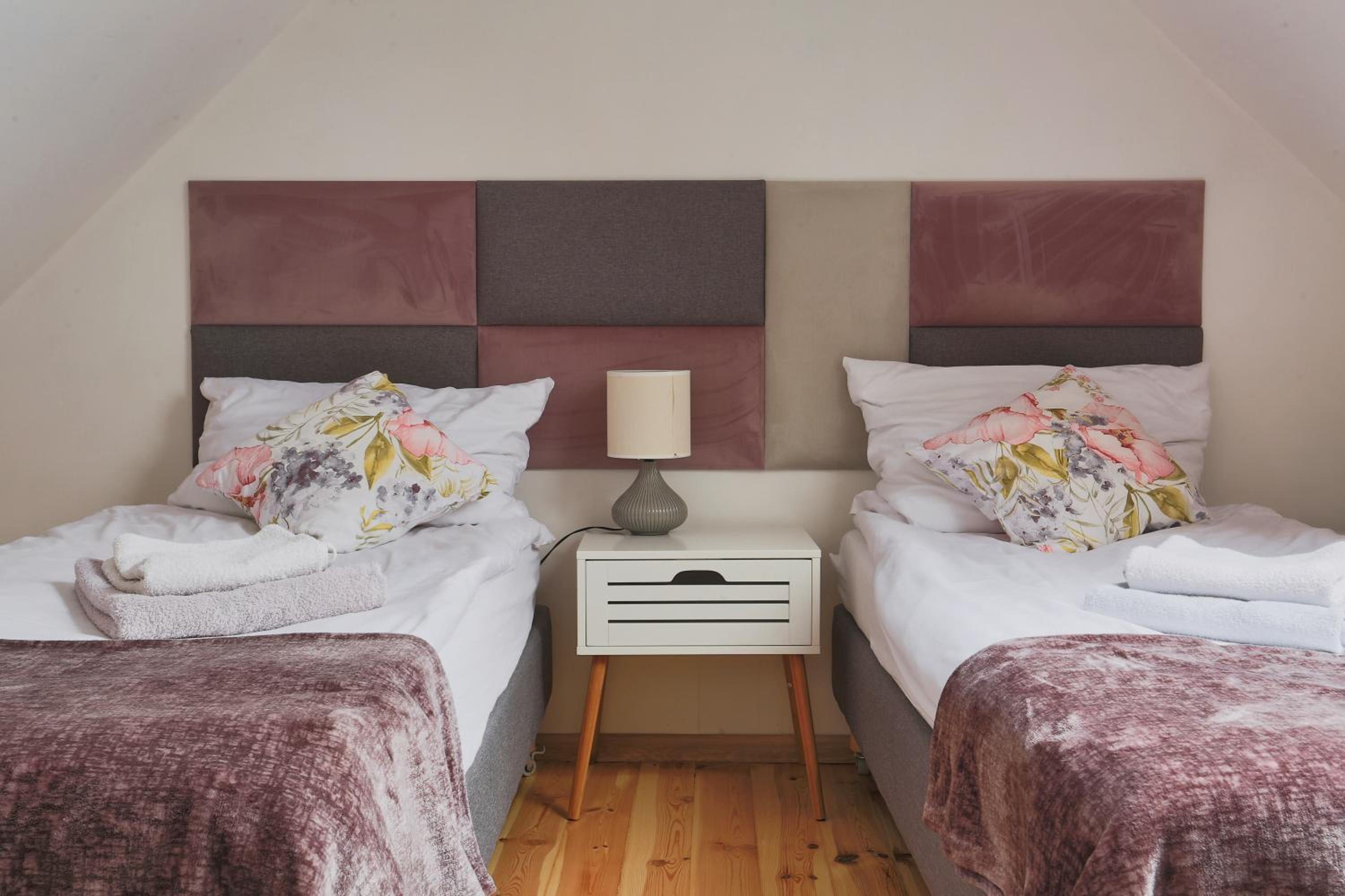 Economy Triple Room with Shared Bathroom photo 1