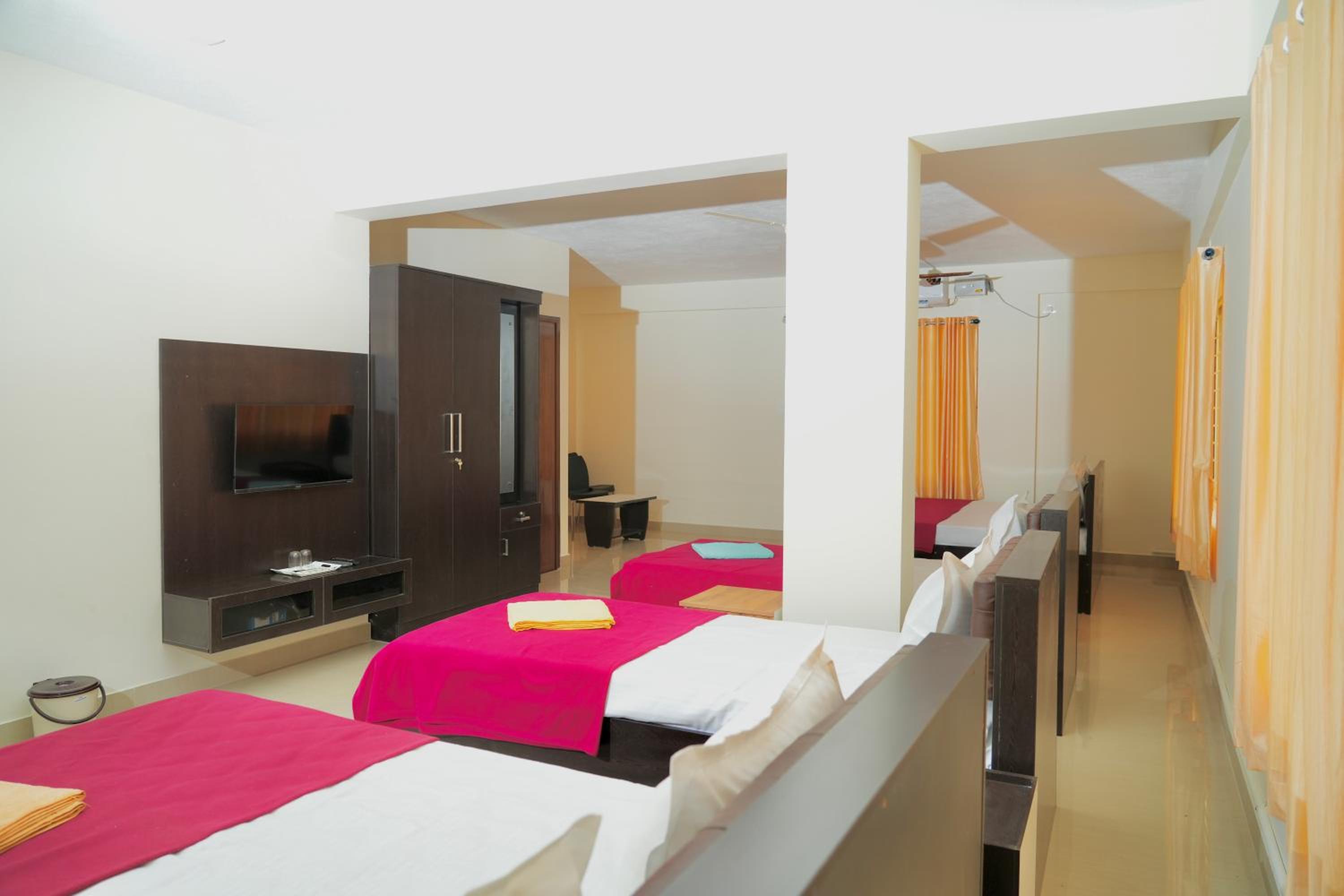 Deluxe Quadruple Room photo 2