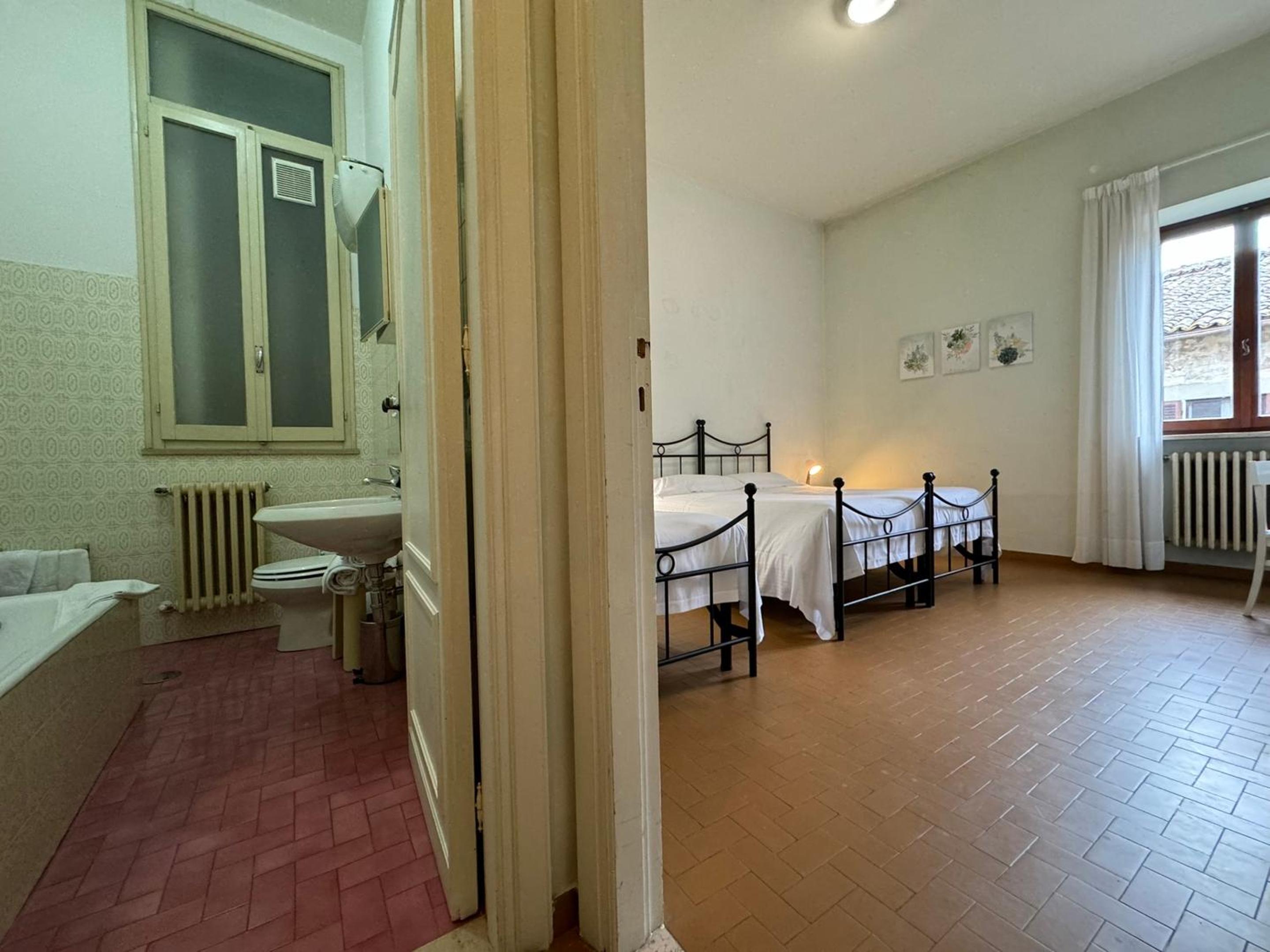 Standard Triple Room - Photo 3