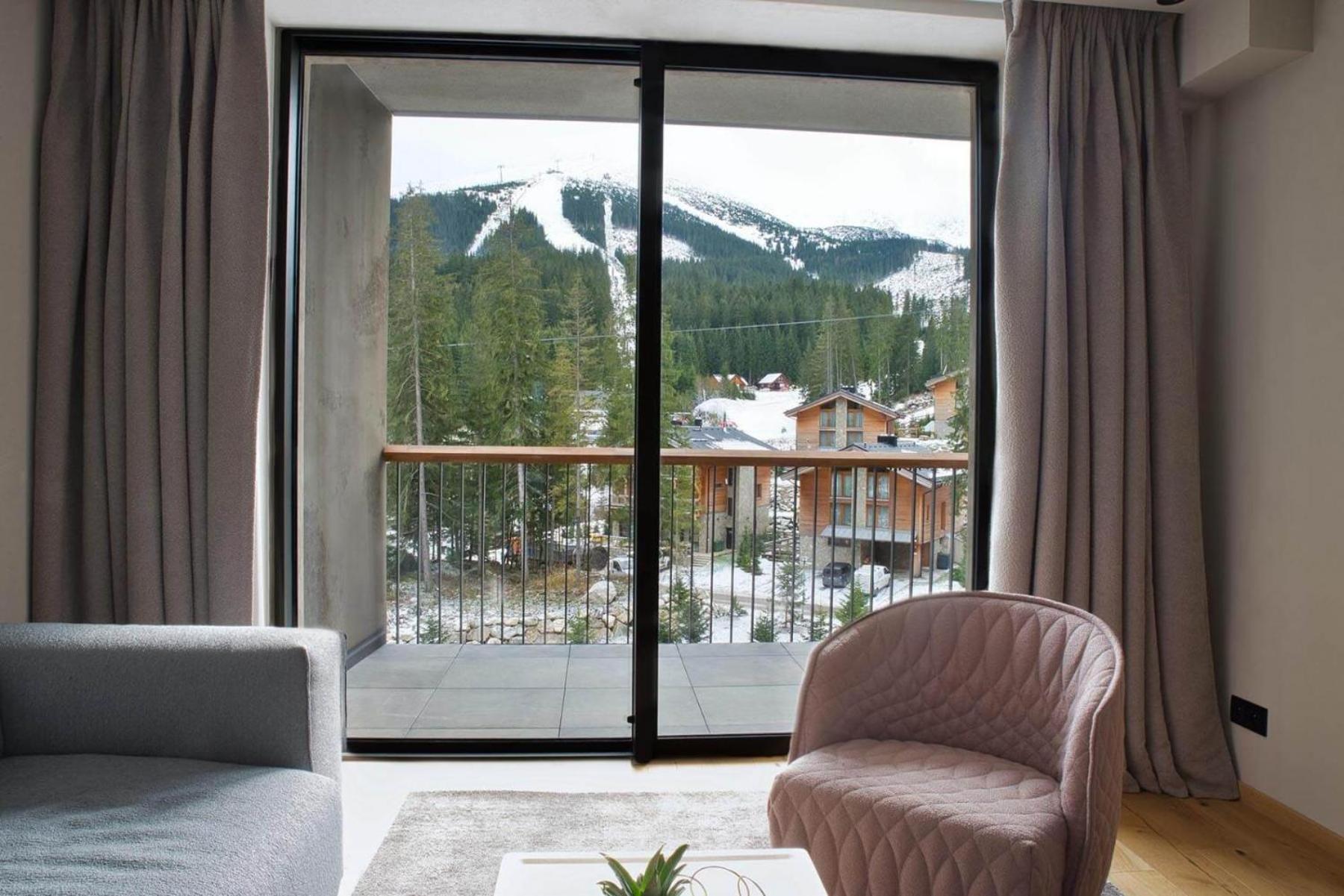 One-Bedroom Apartment With Mountain View   photo 3