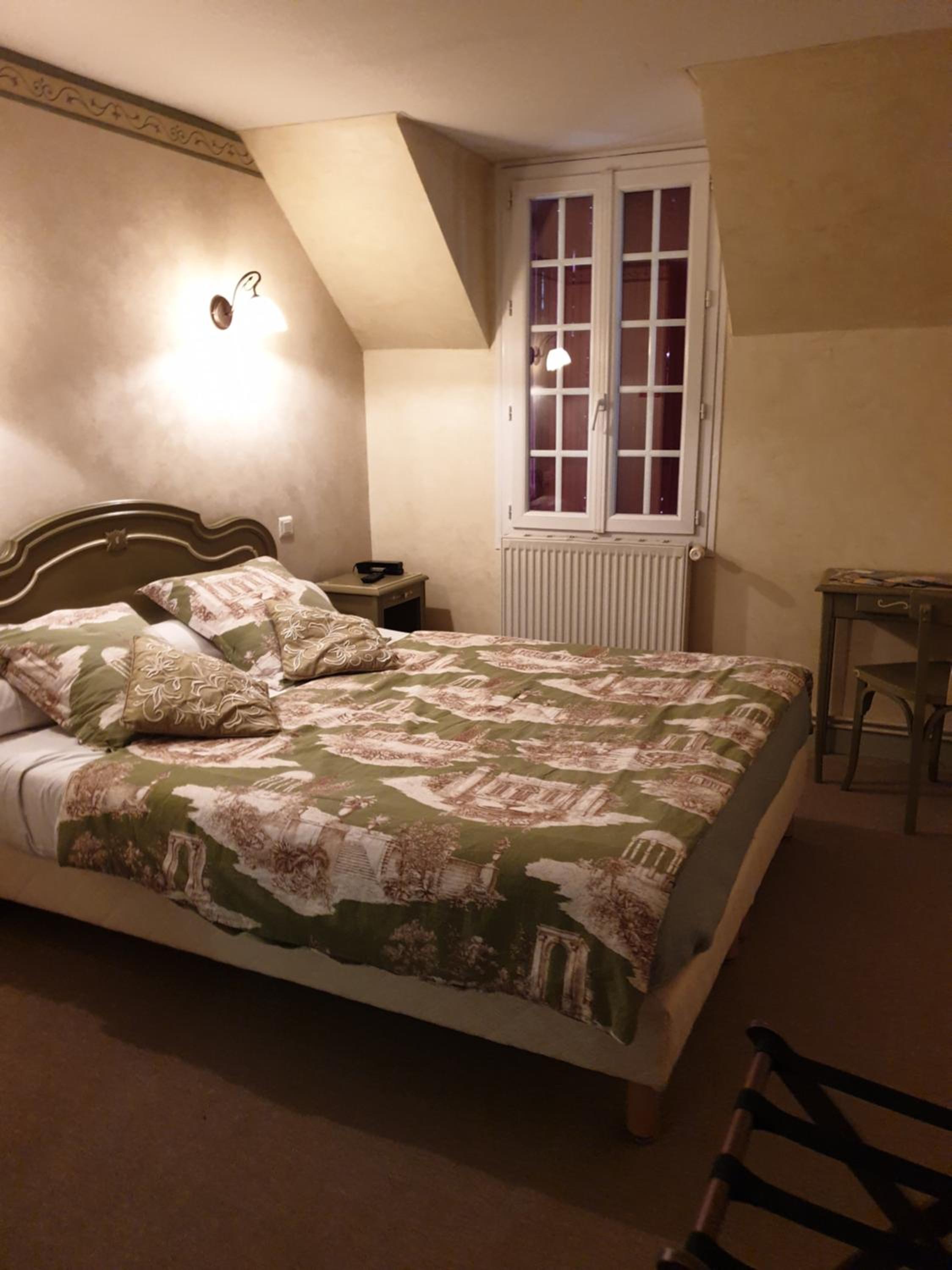 Standard Double Room - Photo 1
