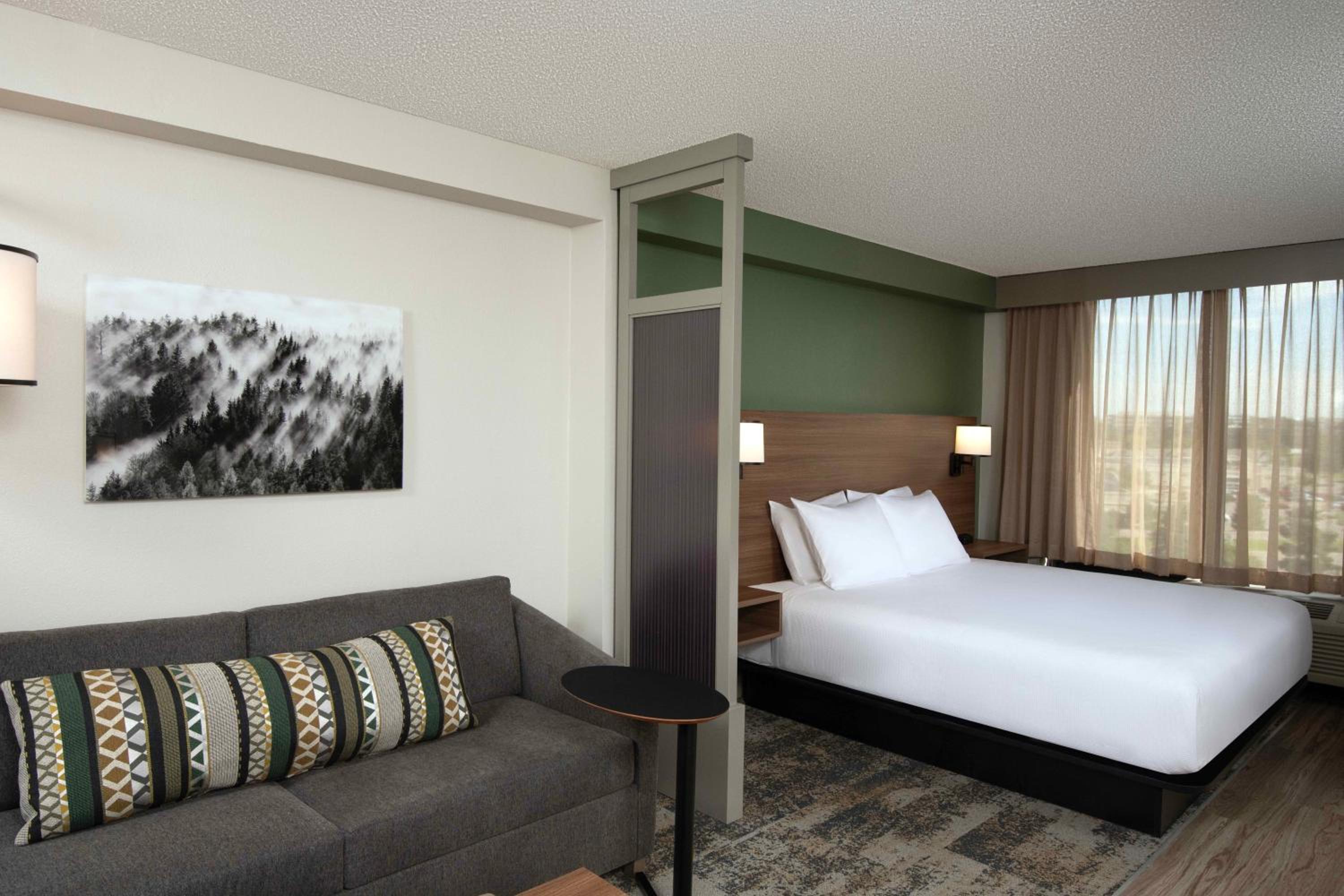 King Room with Sofa Bed - High Floor - Photo 5