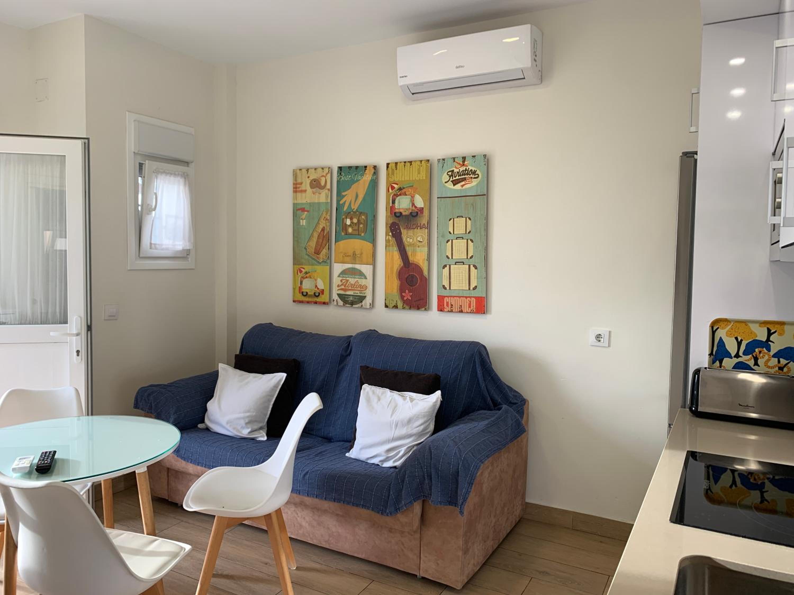 One-Bedroom Apartment photo 2
