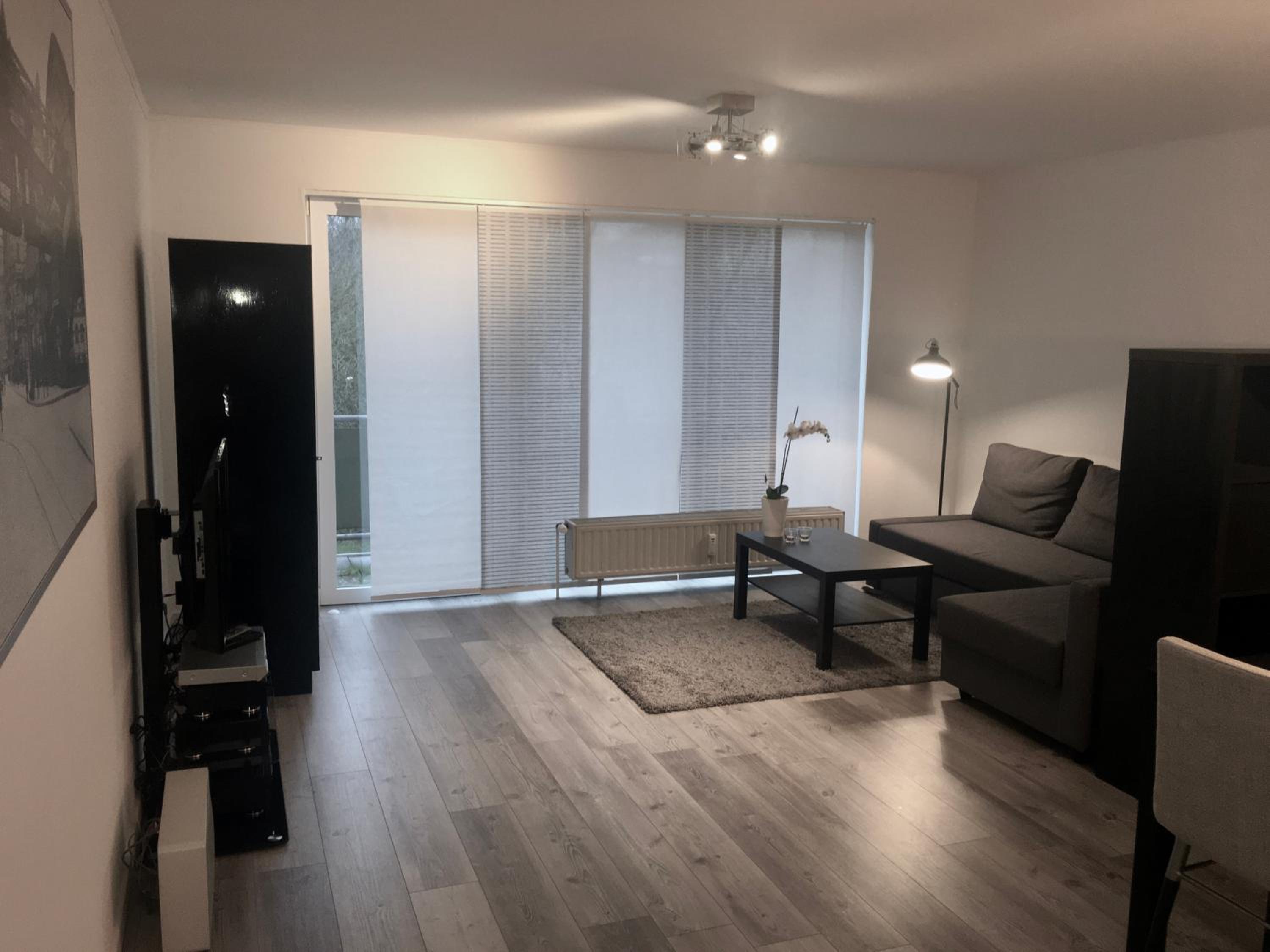 Apartment with Balcony photo 2