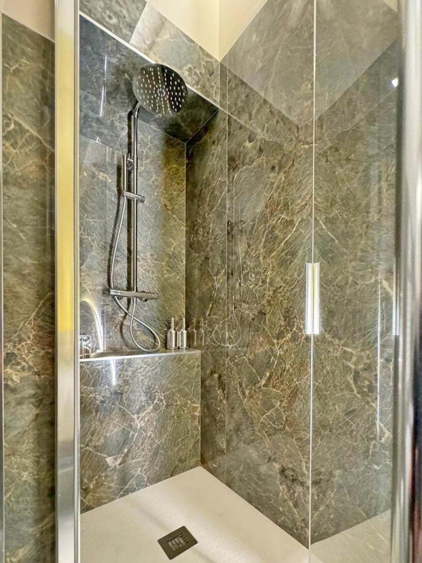 Triple Room with Private Bathroom photo 2