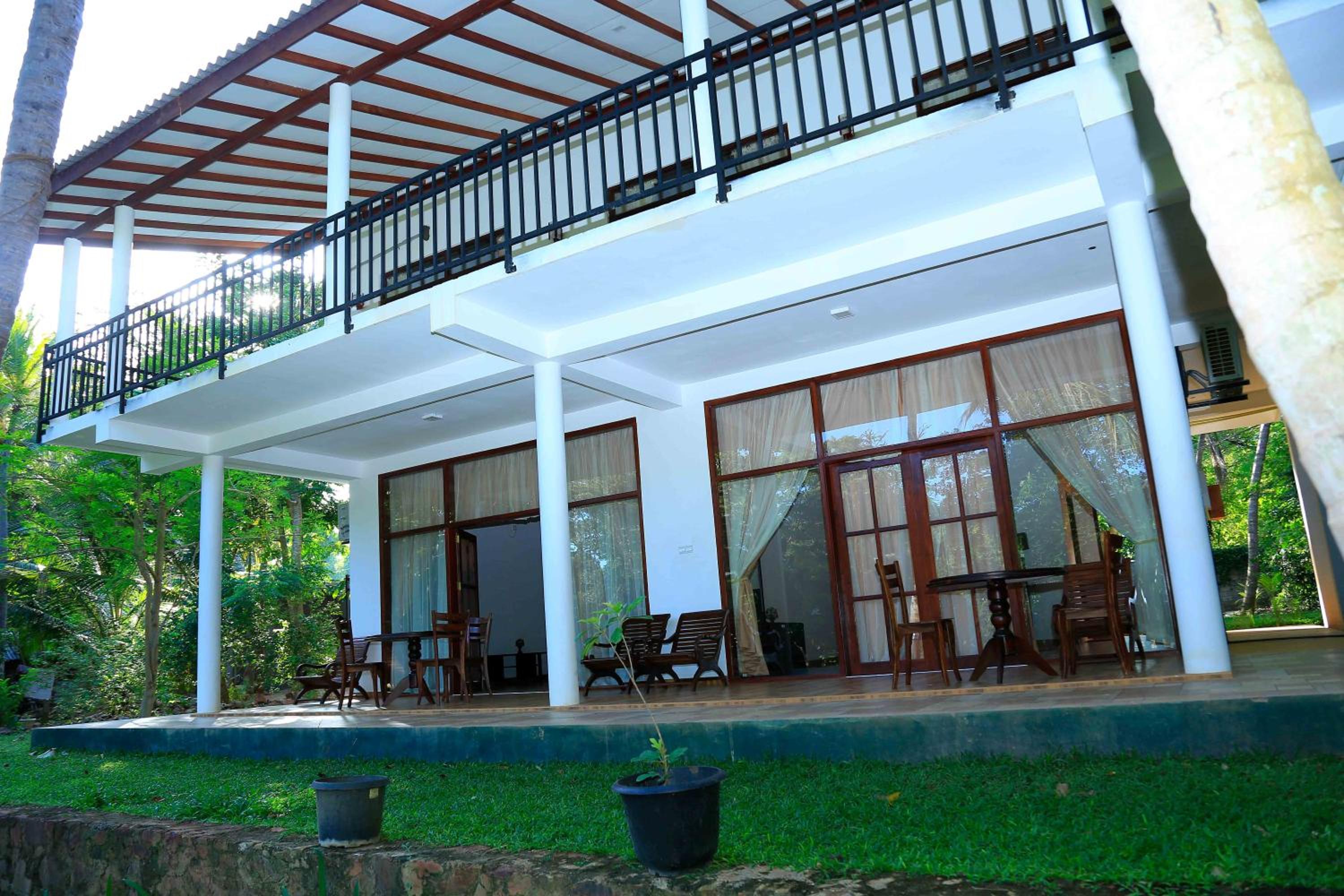 Deluxe Family Room - Photo 10