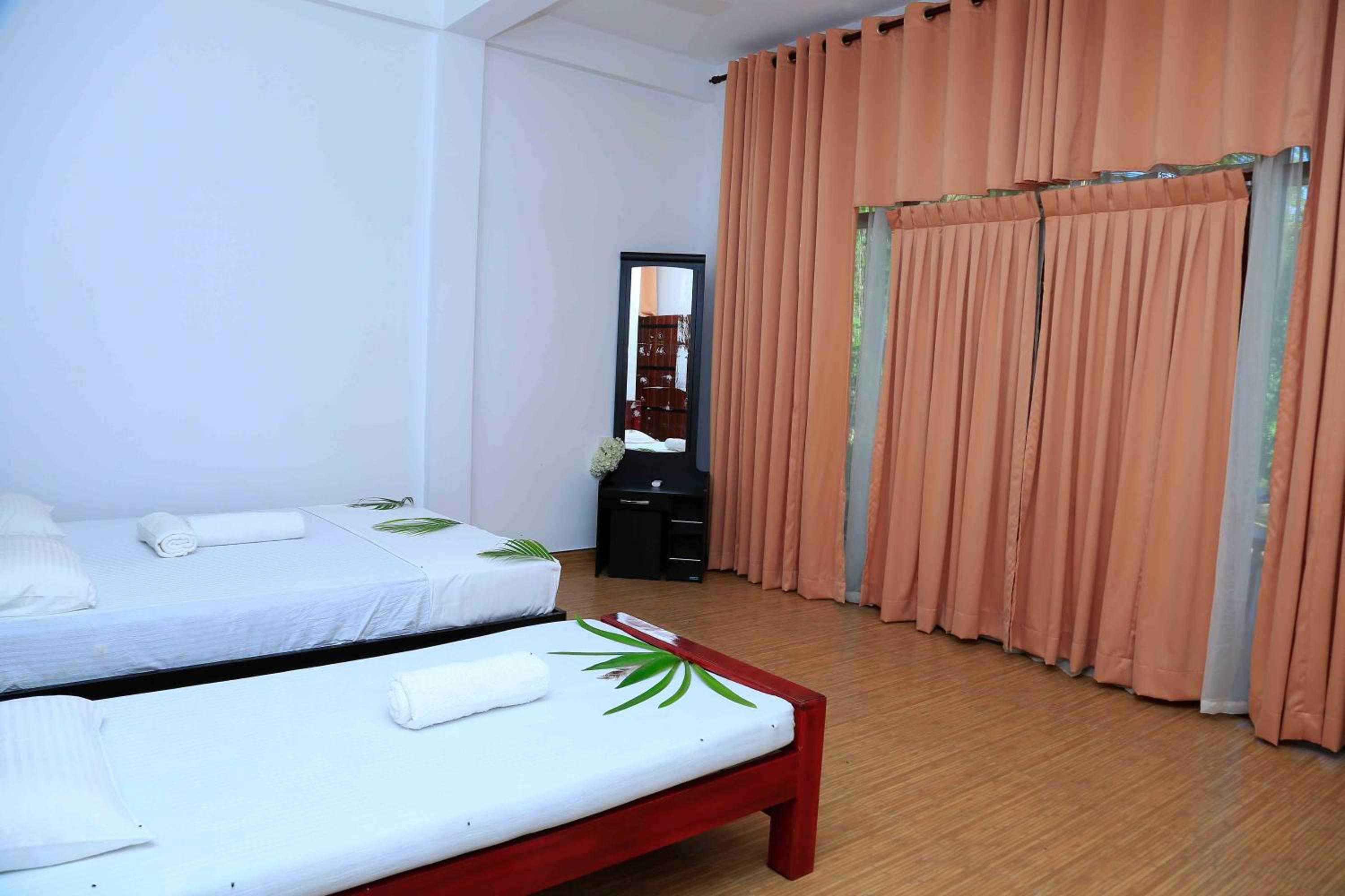 Deluxe Family Room - Photo 16