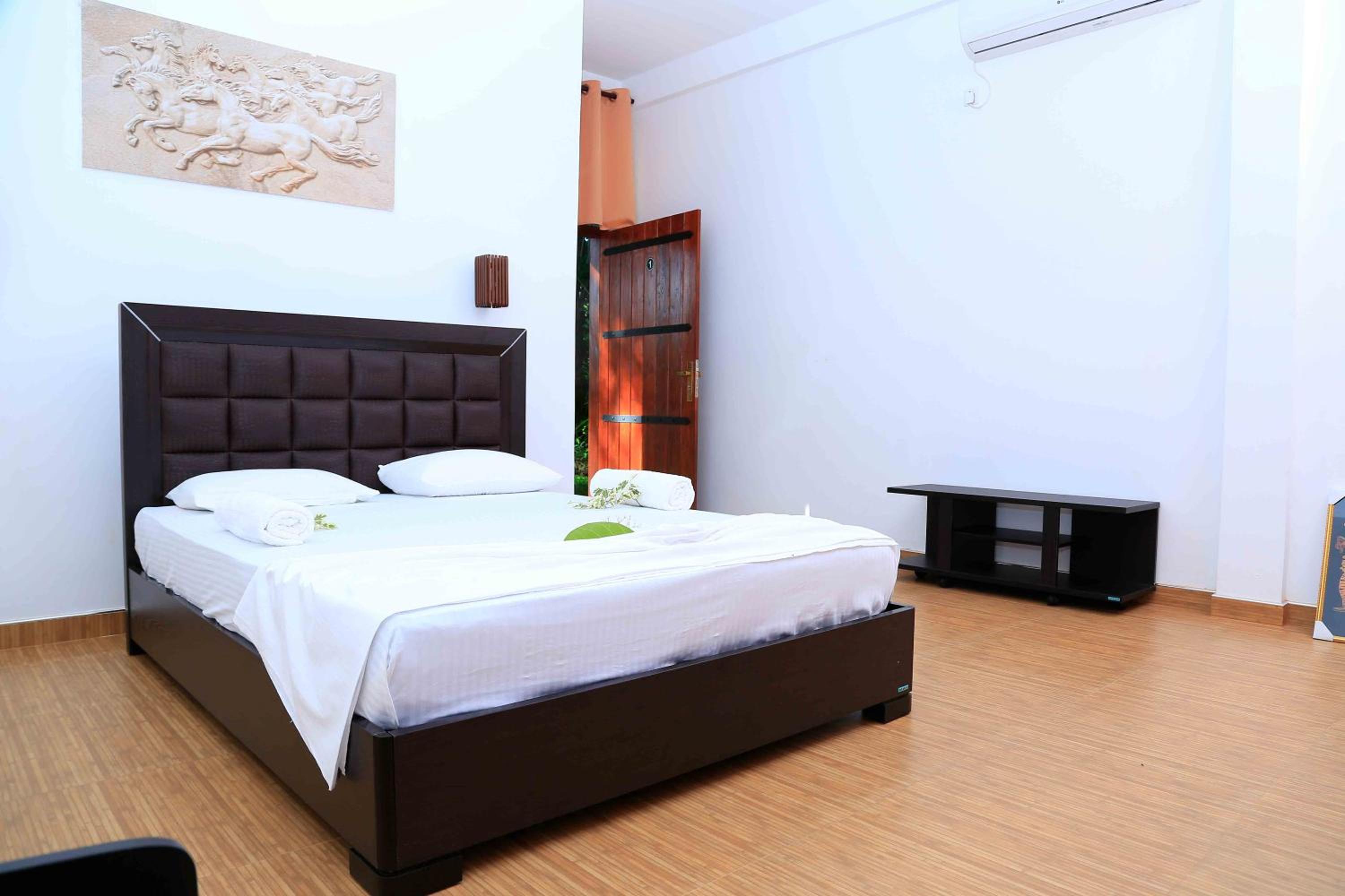 Deluxe Family Room - Photo 17
