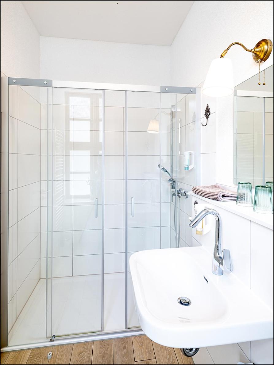 Single Room with Bathroom photo 3