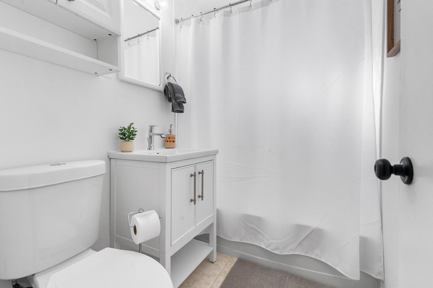 Three-Bedroom House photo 2