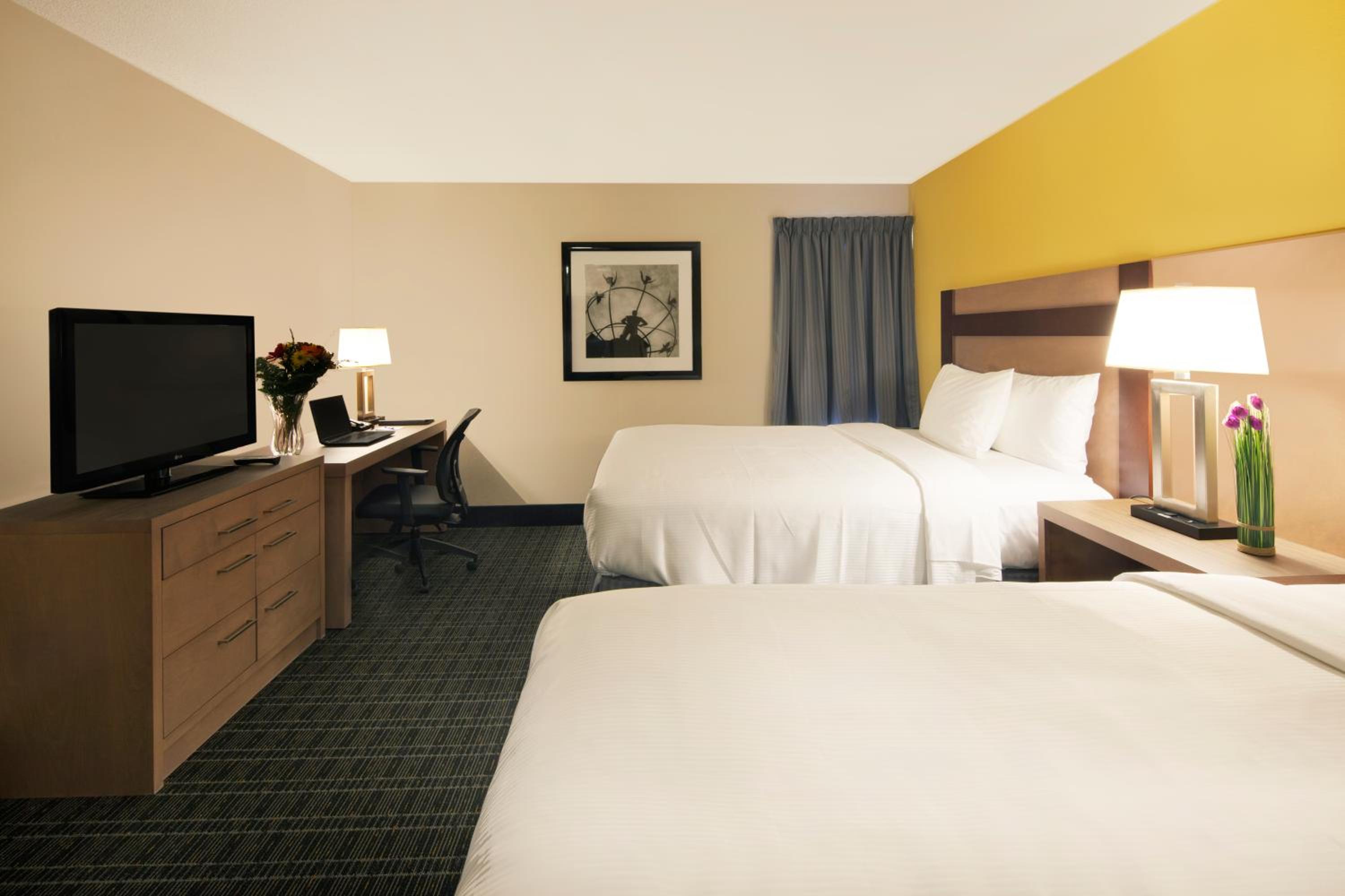 Stay Inn Express Toronto — photo 38