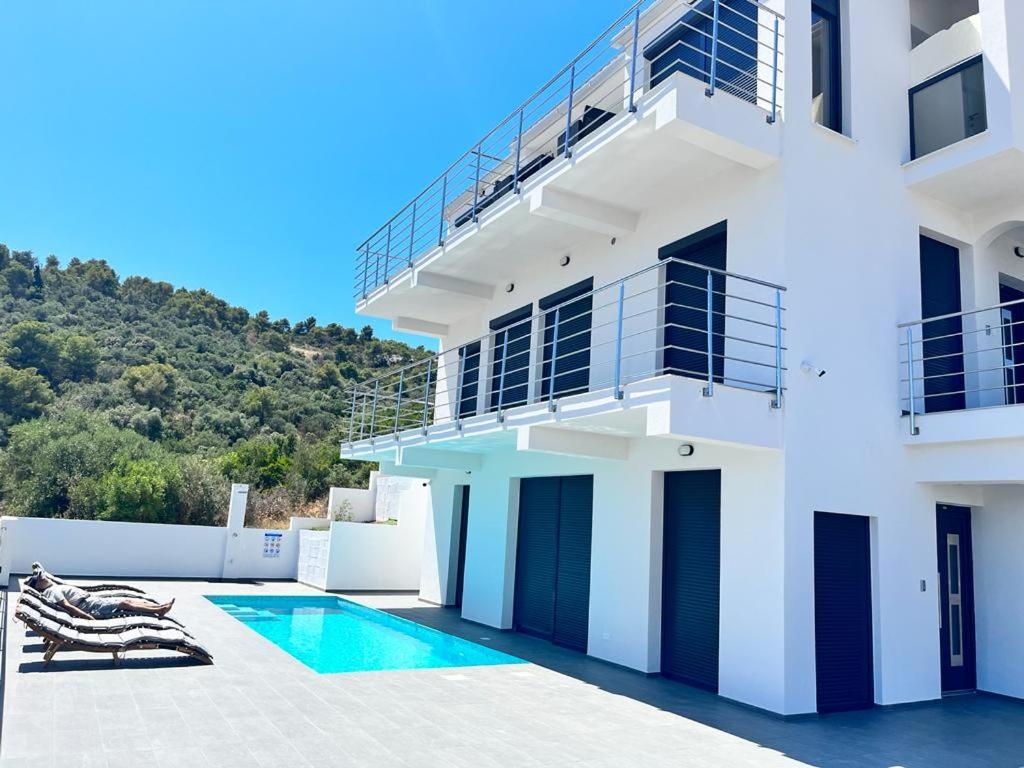 One-Bedroom Apartment with Sea View - Second Floor  photo 2