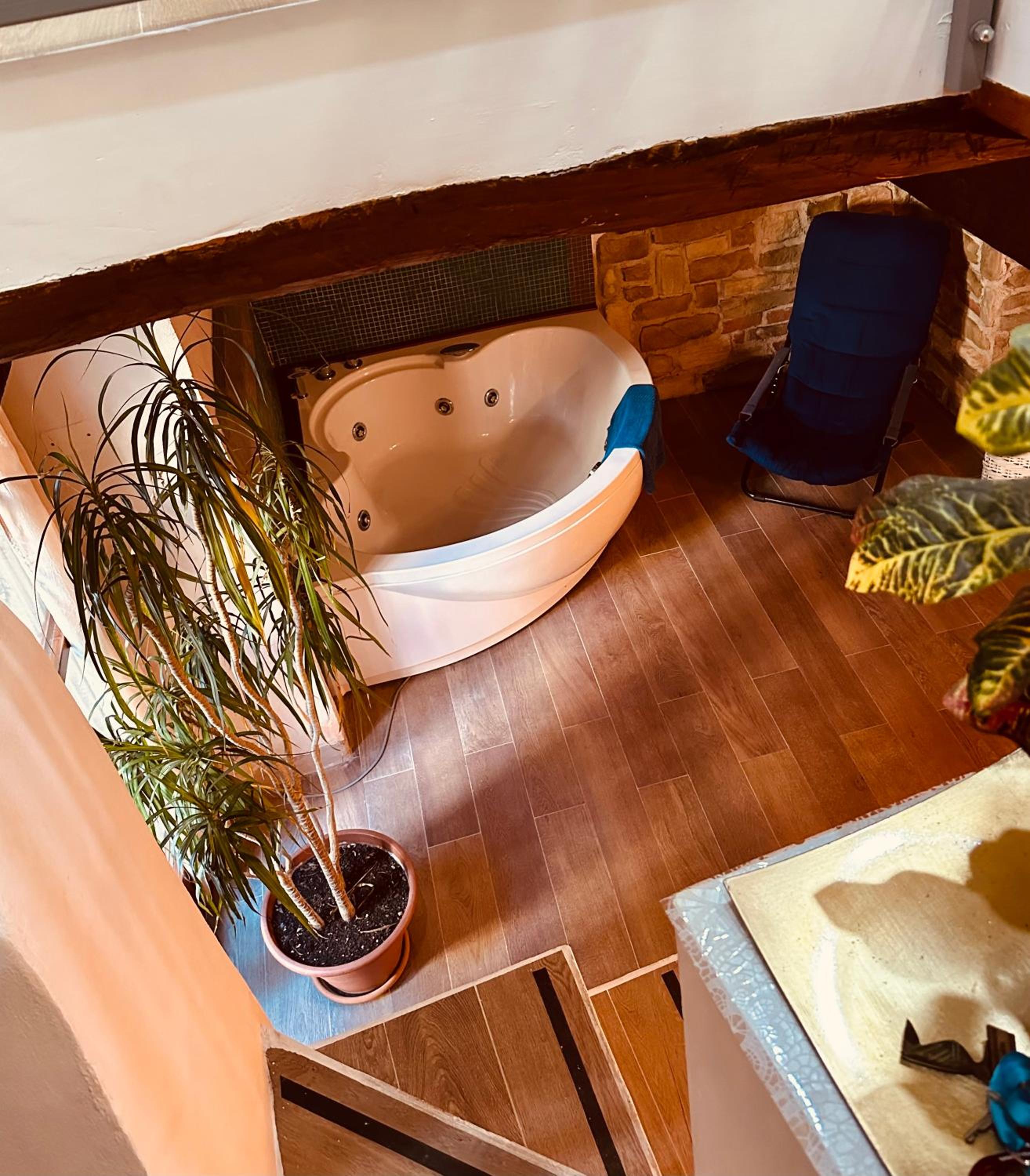 One-Bedroom Apartment - Photo 13