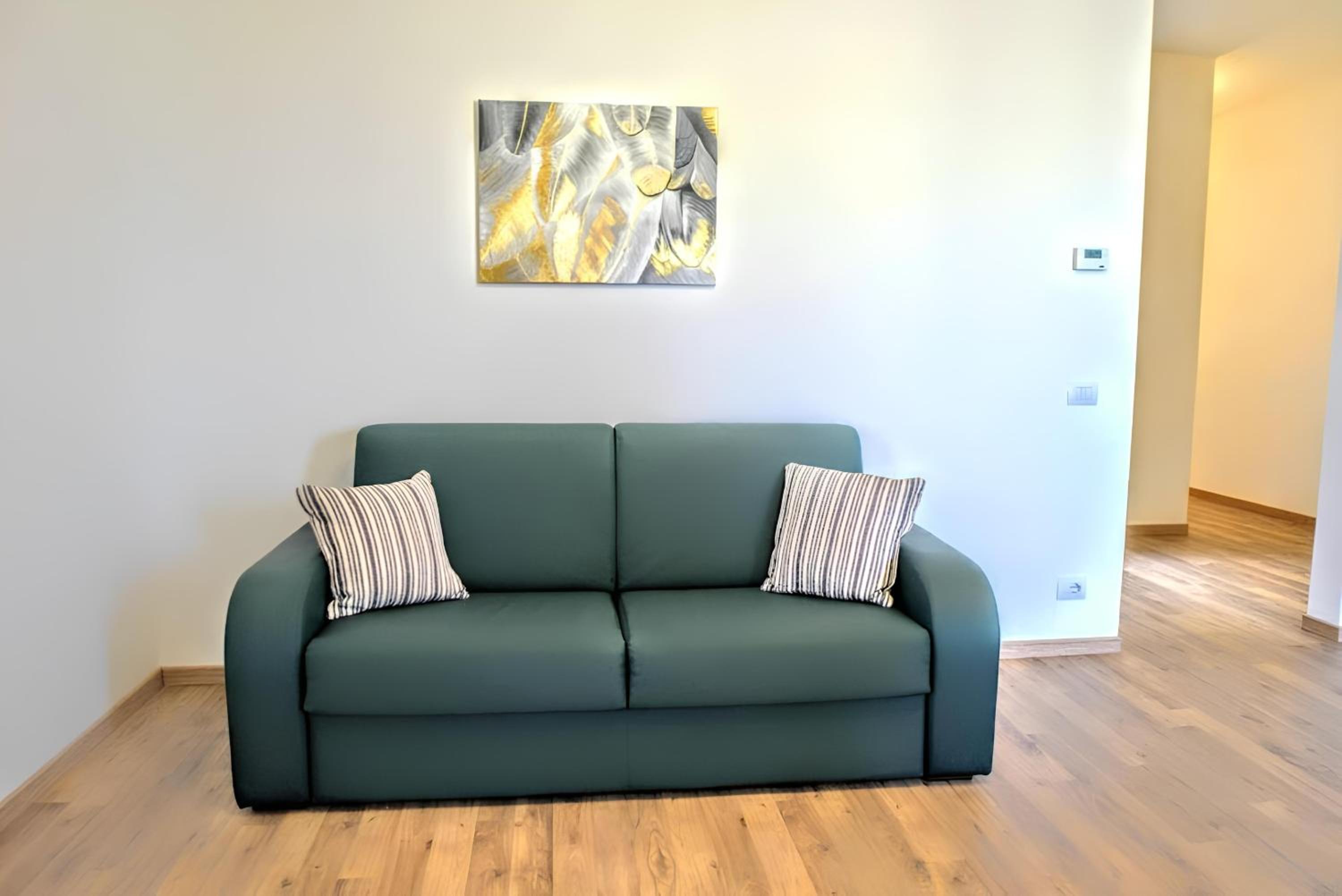 One-Bedroom Apartment photo 2