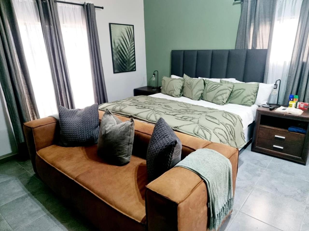 Superior King Room photo 1