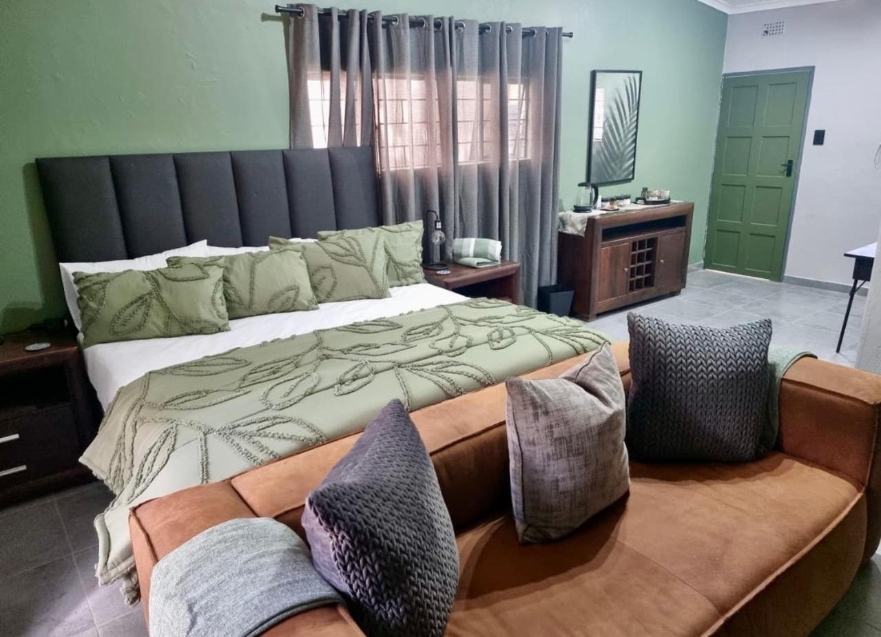 Superior King Room photo 2