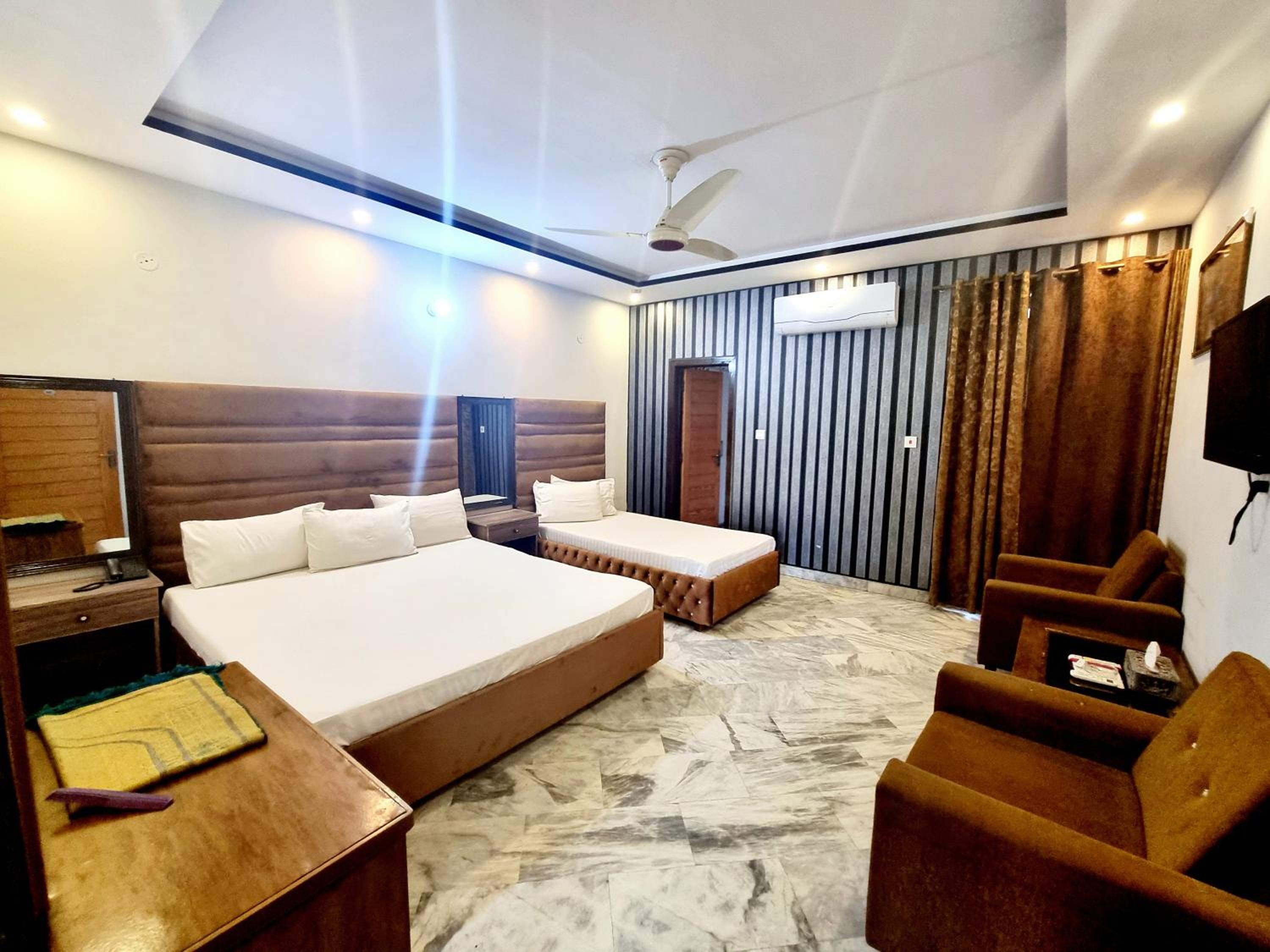 Comfort Triple Room
