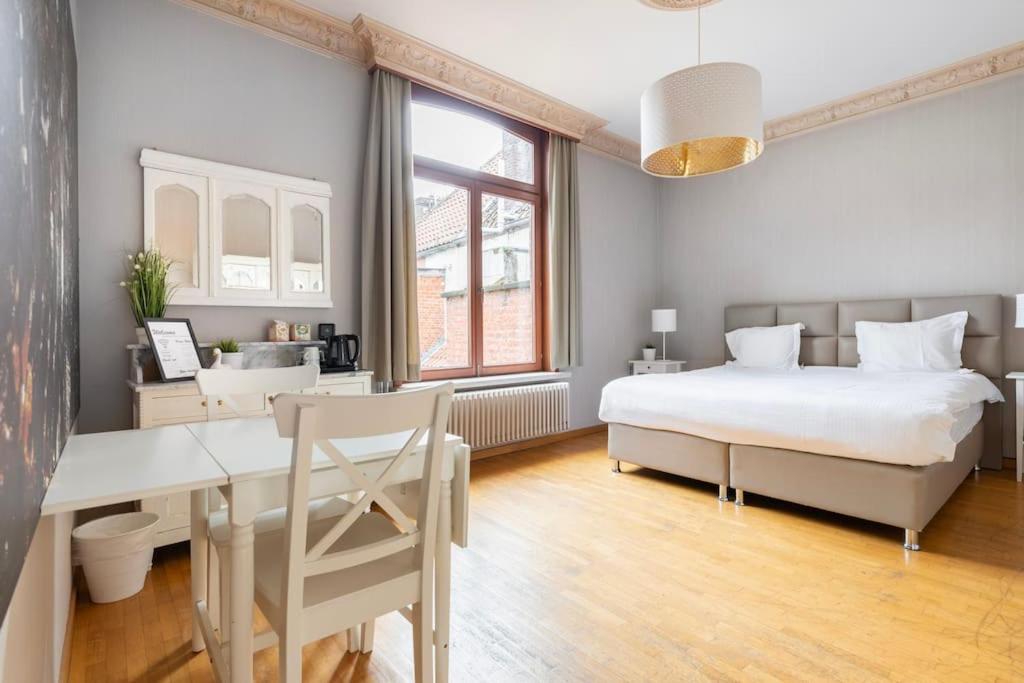 Double Room with Private External Bathroom