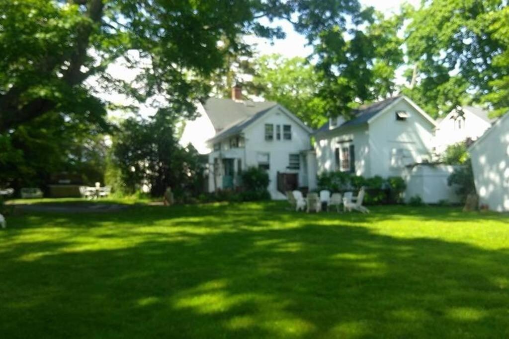 Five-Bedroom House photo 2