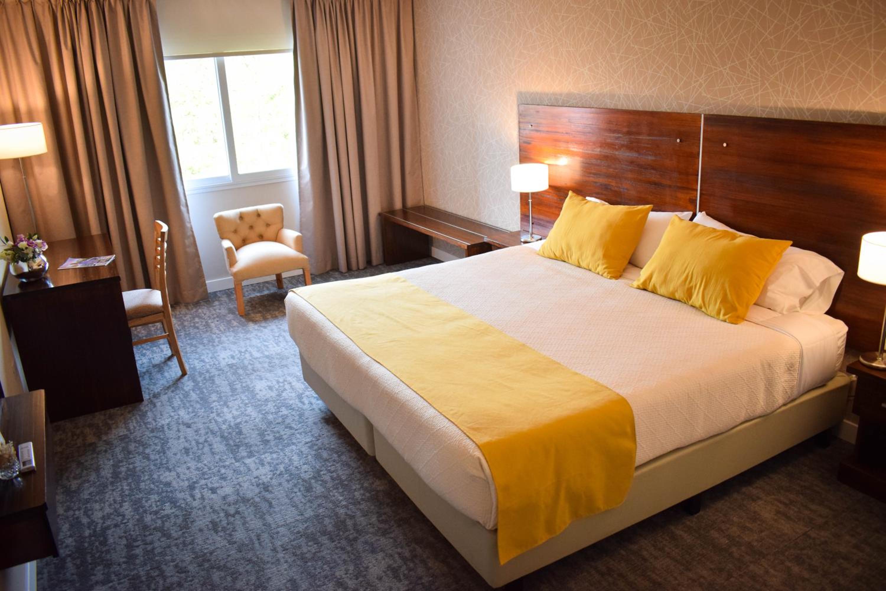 Superior King Room - Non-Smoking photo 1