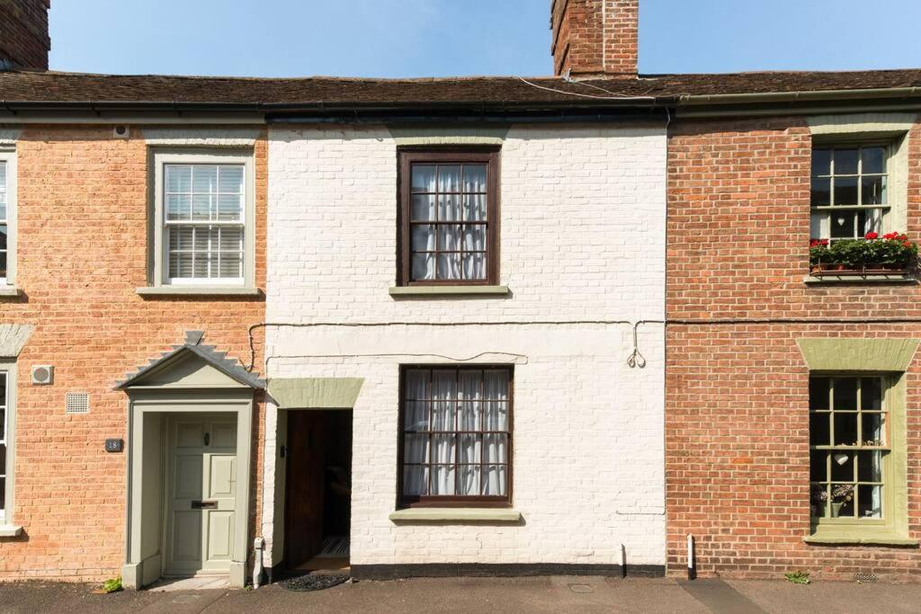 Two-Bedroom House photo 3