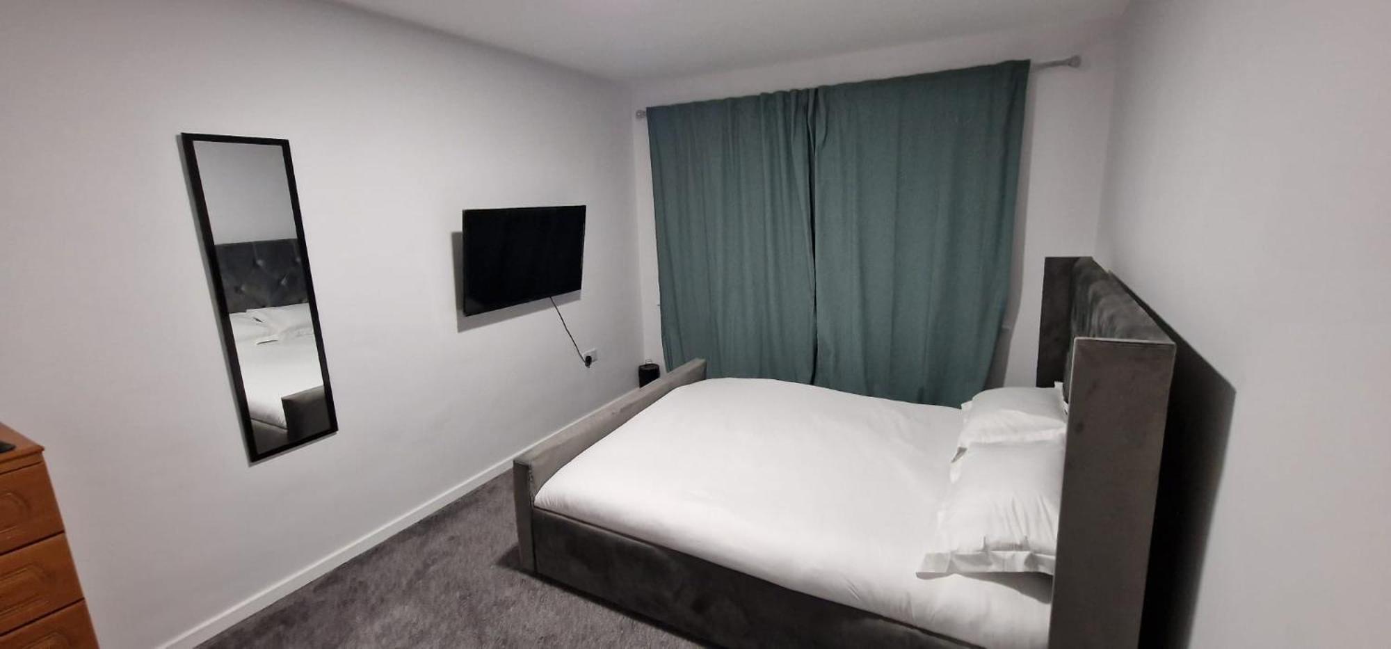 Three-Bedroom Apartment photo 1