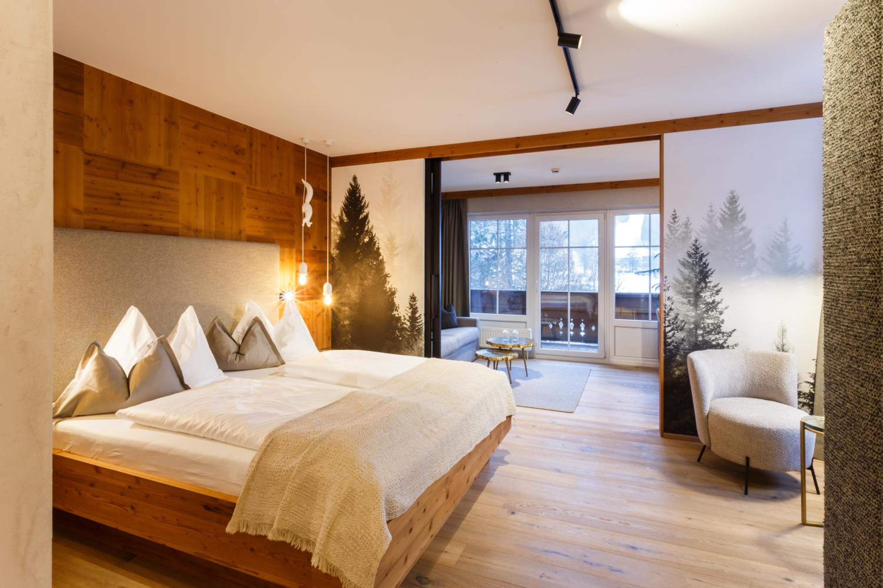 Suite - Photo 1