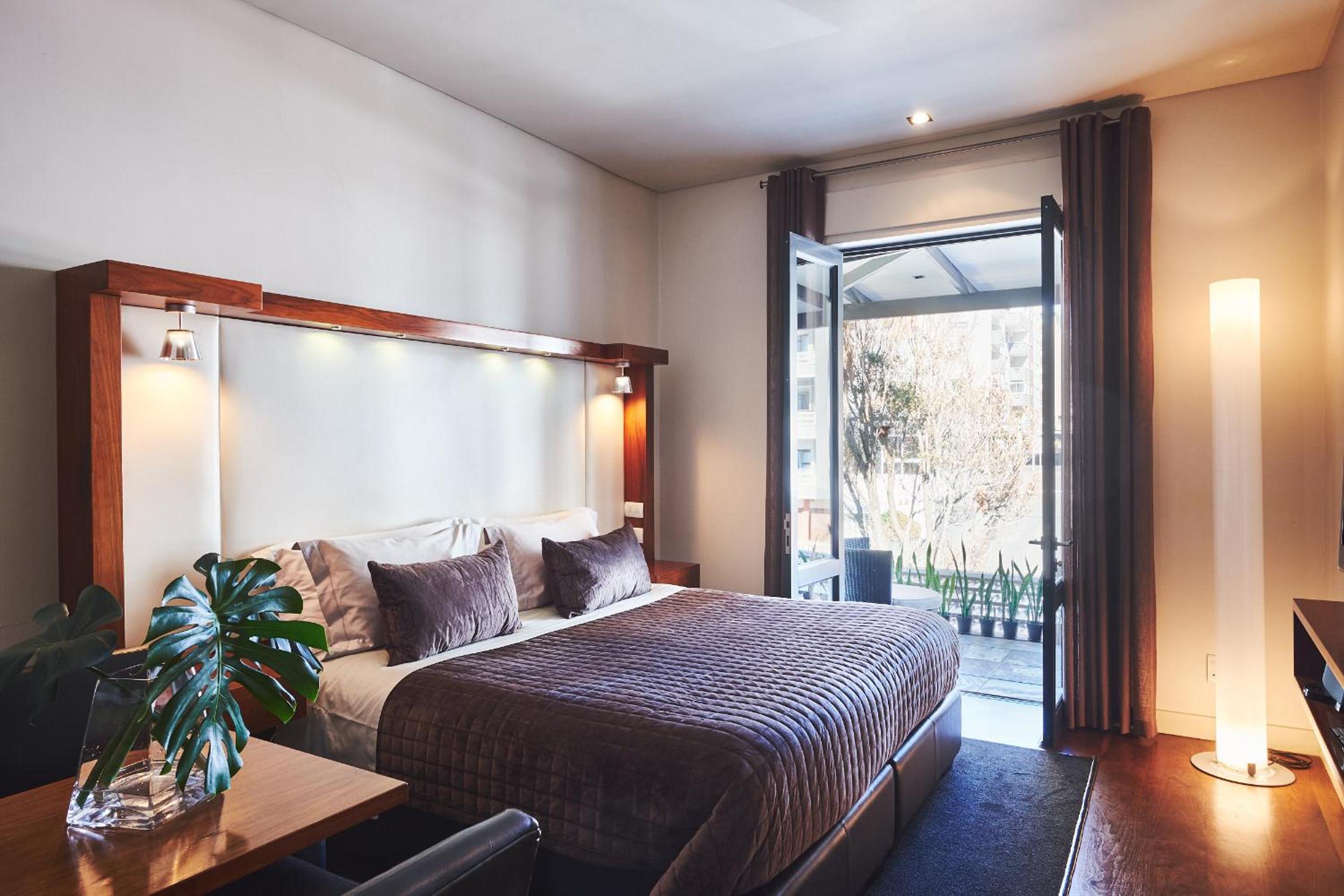 Deluxe Double Room with Balcony - Photo 7