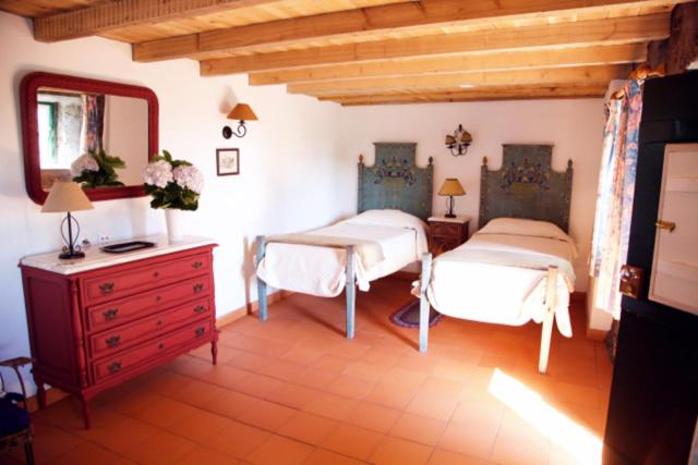 Twin Room with Private Bathroom photo 1