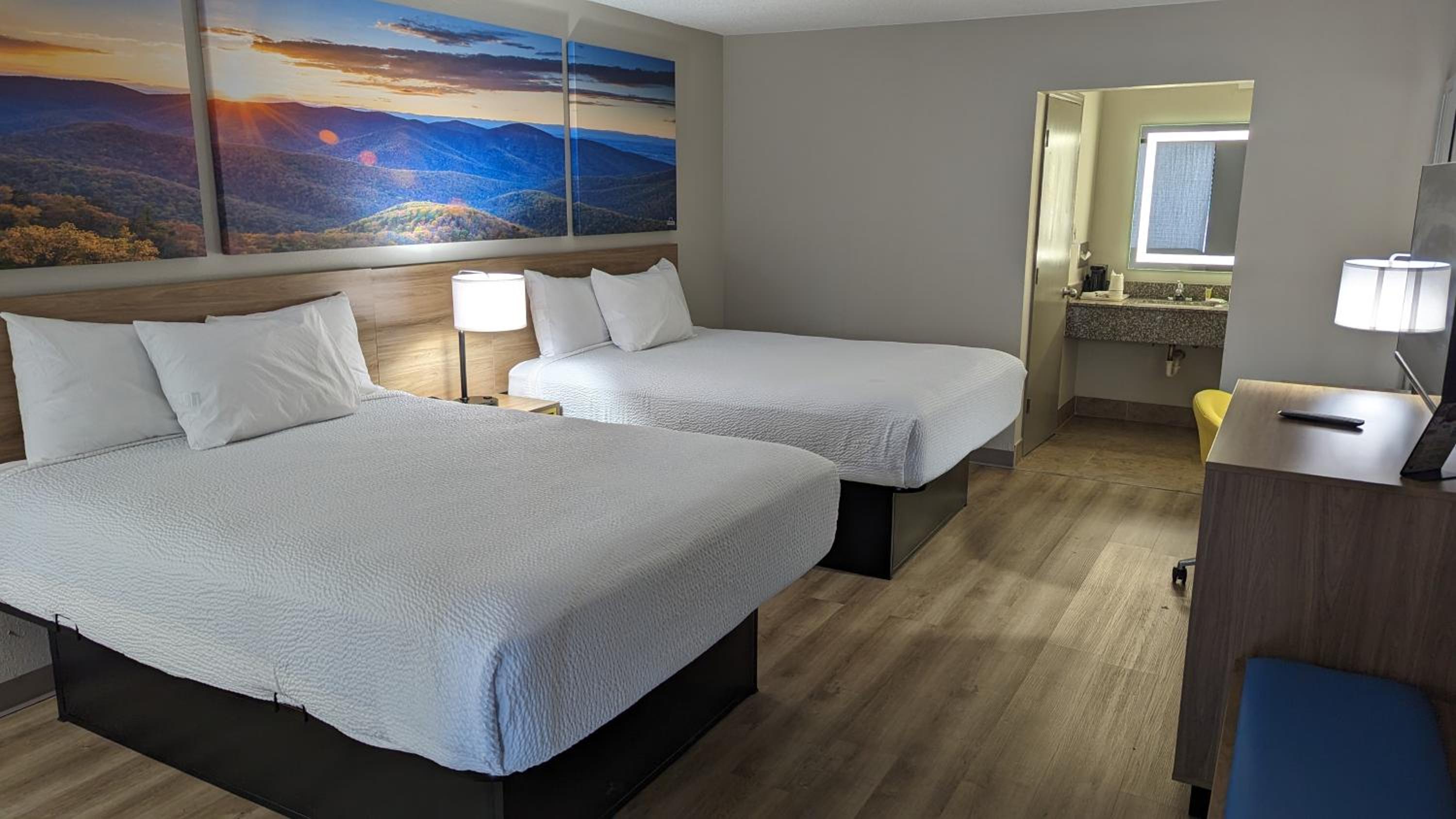 Double Room with Two Double Beds - Mobility Access/Non-Smoking - Photo 1