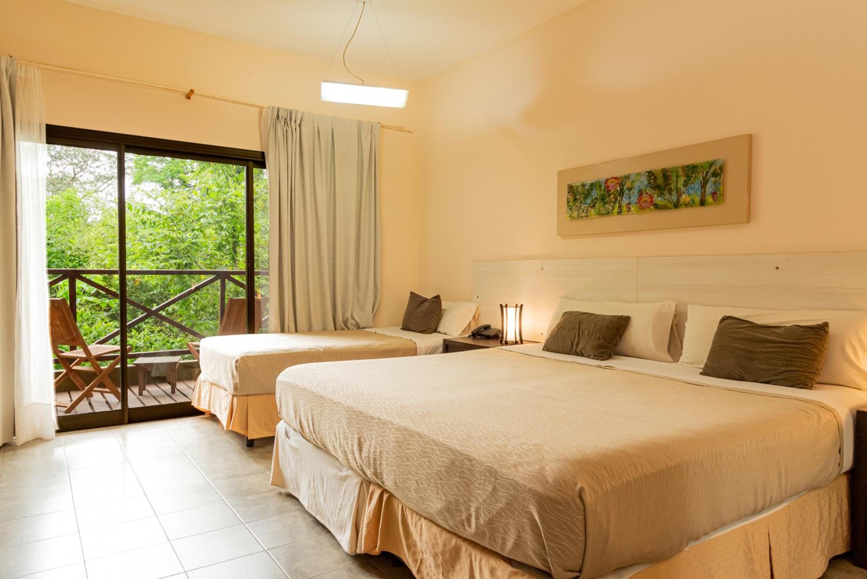 Basic Triple Room photo 1