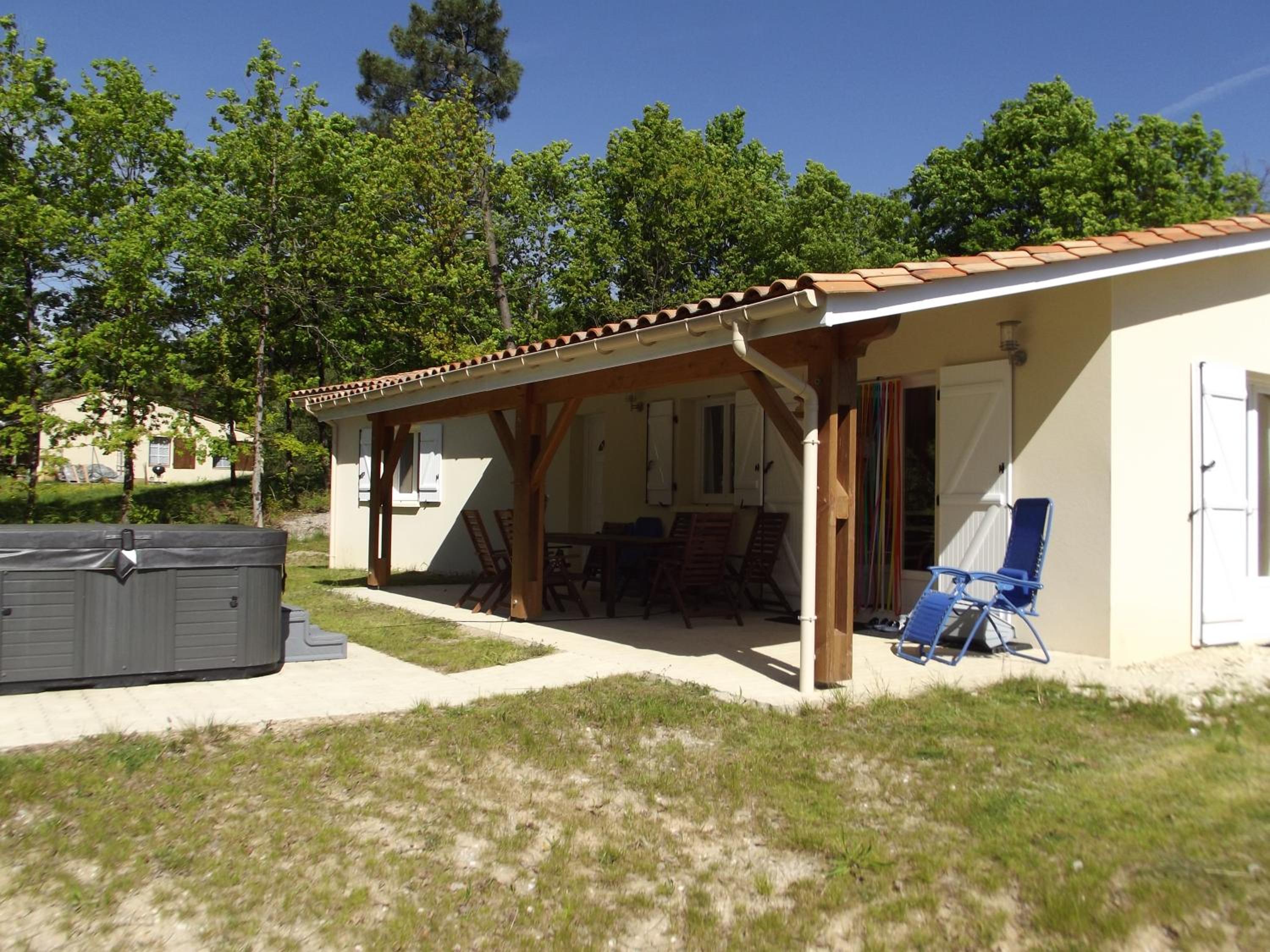 Three-Bedroom Deluxe House photo 2
