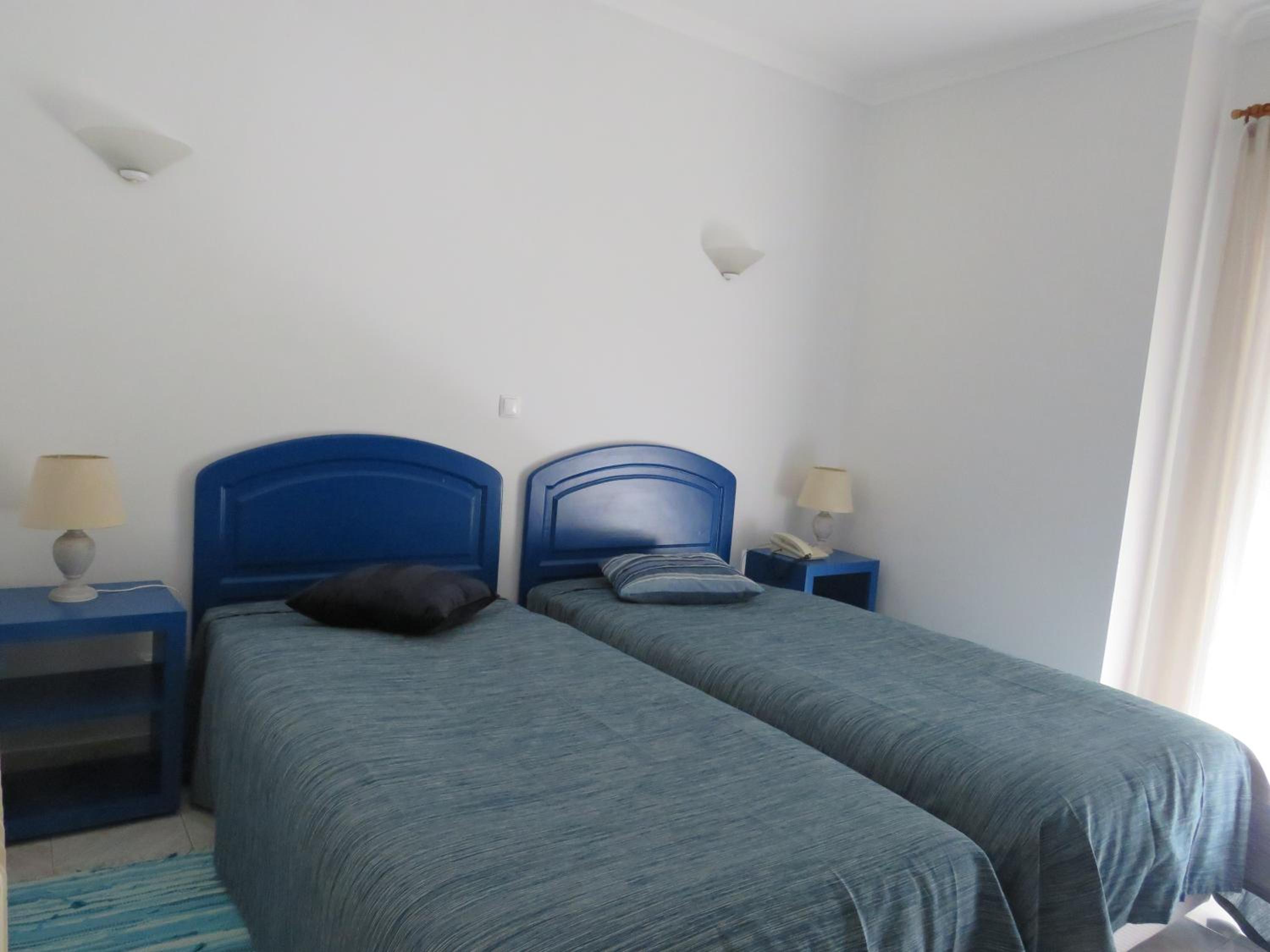 One-Bedroom Apartment with Sea View - Photo 34