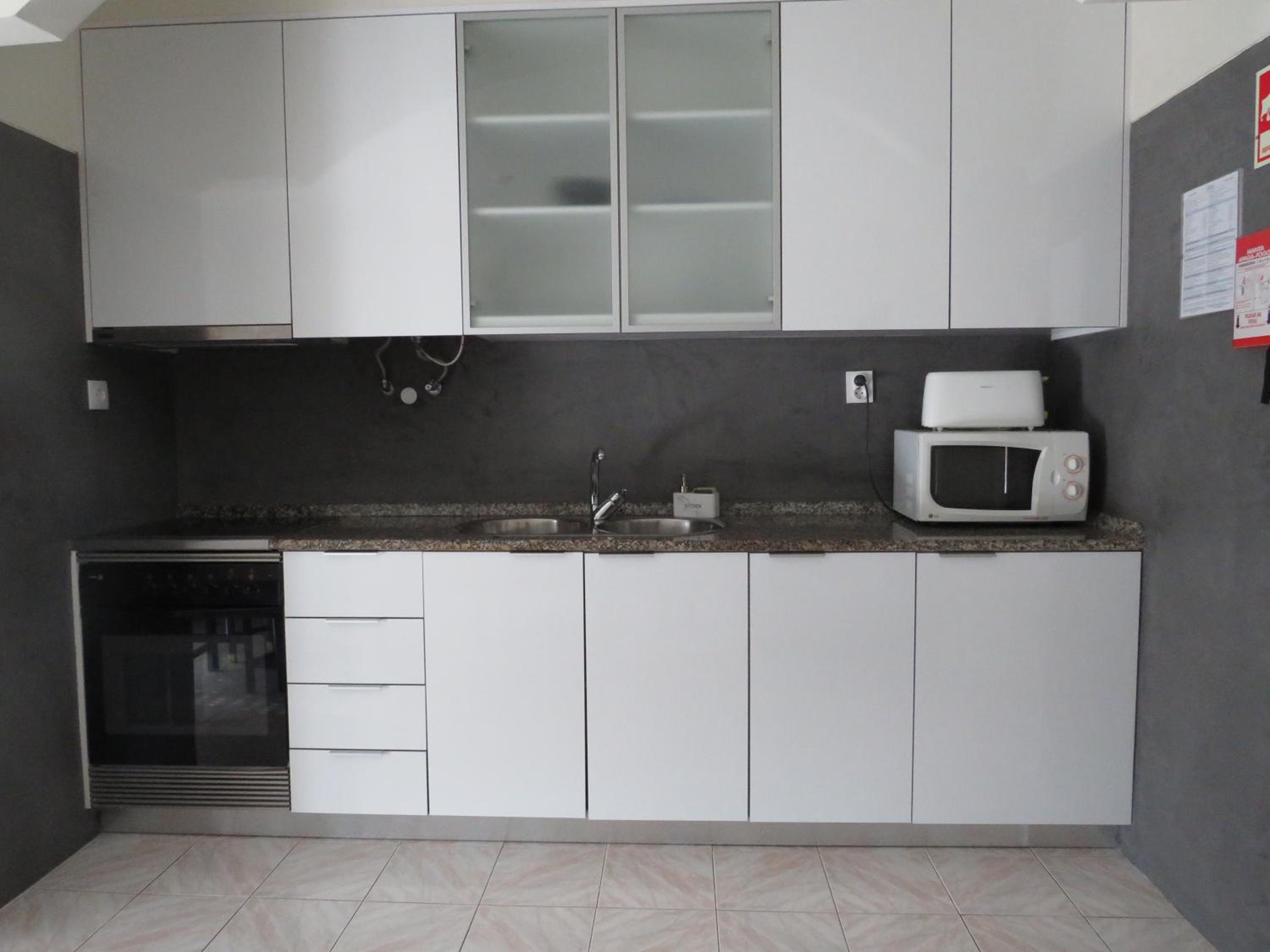 One-Bedroom Apartment with Sea View - Photo 46