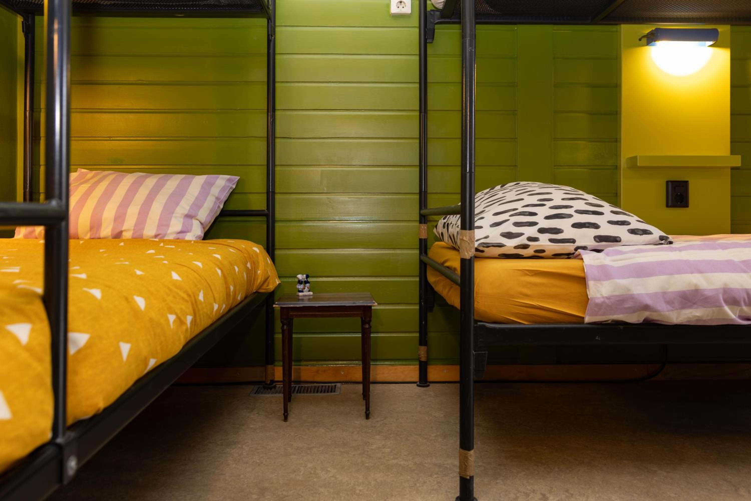 Bunk Bed in 12-Bed Mixed Dormitory Room photo 3