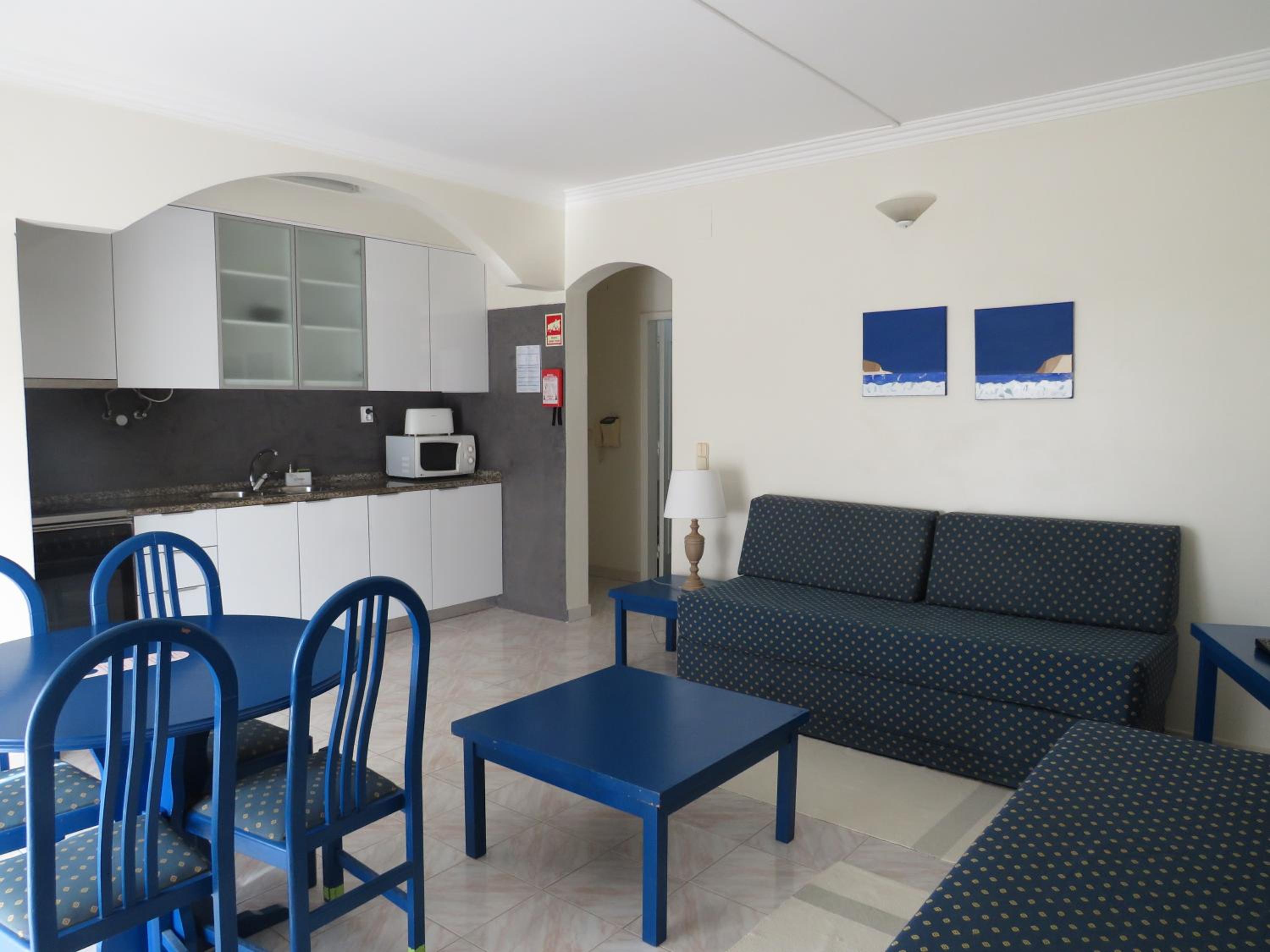 Small One-Bedroom Apartment with Sea View - Photo 10